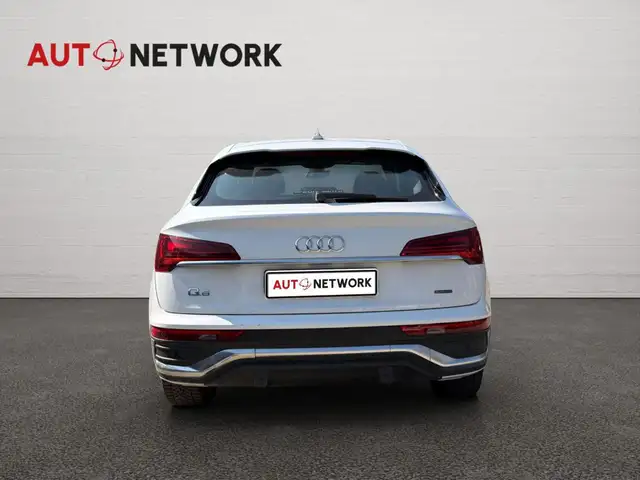 Audi Q5 view 6