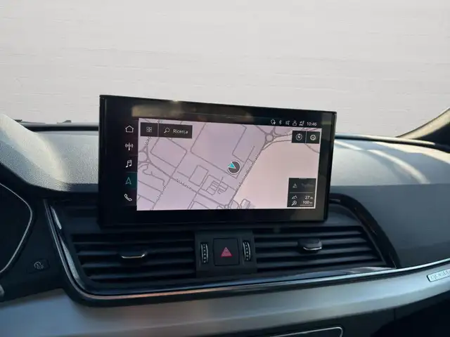 Audi Q5 view 11