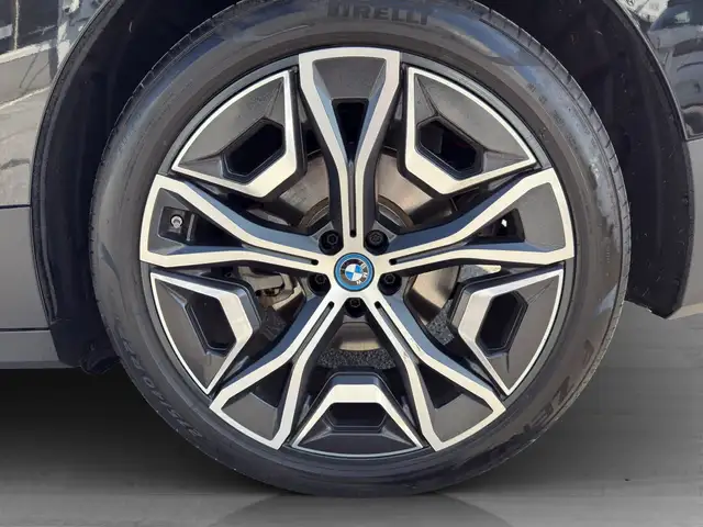 BMW iX *** LUFTFEDERUNG ** INTEGRAL AKLTIVLENKUNG / LASER Ansicht 19
