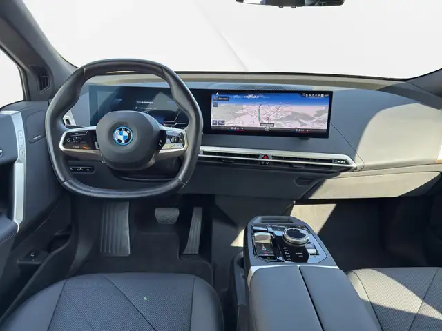 BMW iX *** LUFTFEDERUNG ** INTEGRAL AKLTIVLENKUNG / LASER Ansicht 13