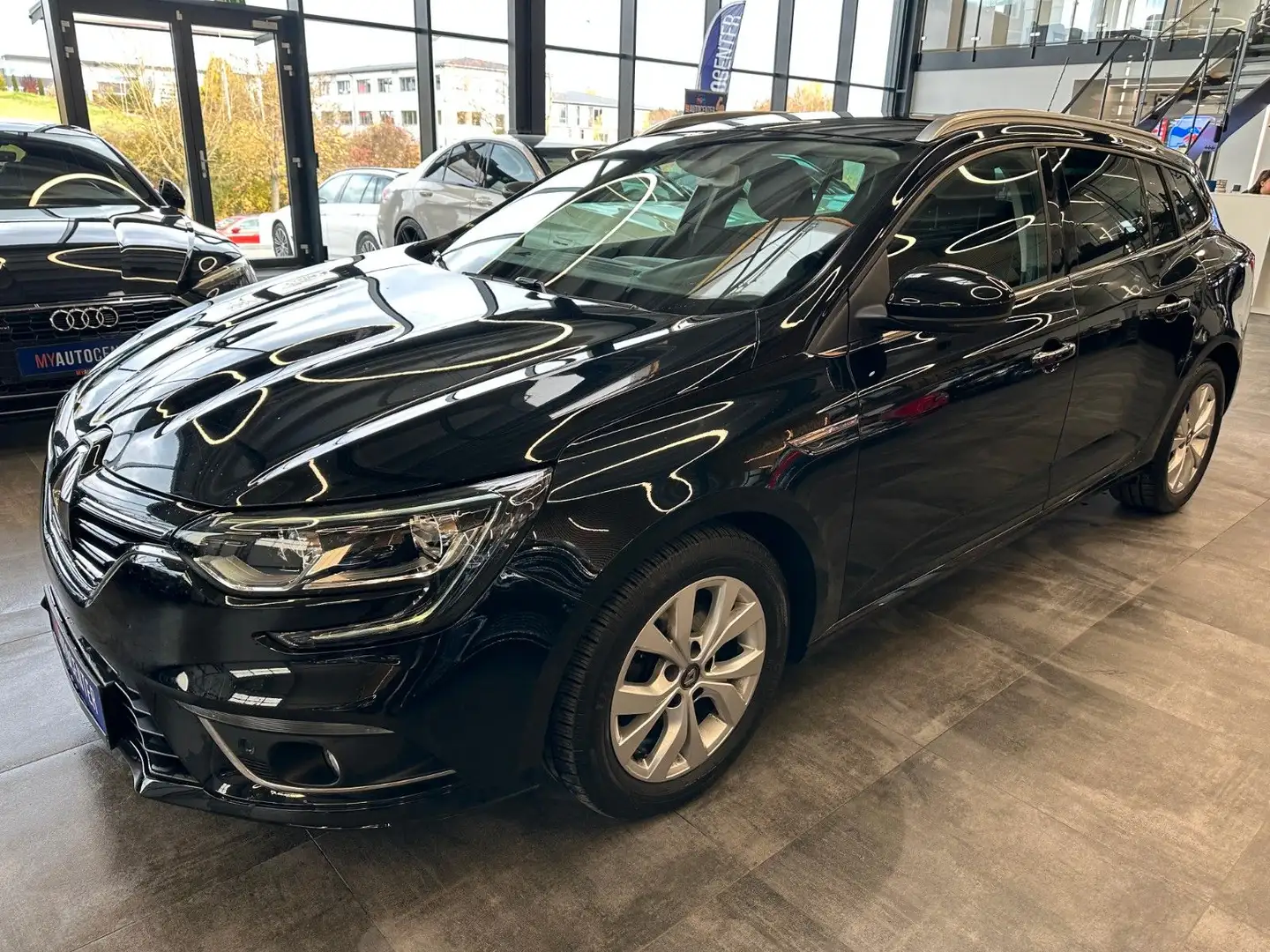 Renault Megane IV Lim. 5-trg. Life *Klima*PDC*SHZ*LED* Noir - 2