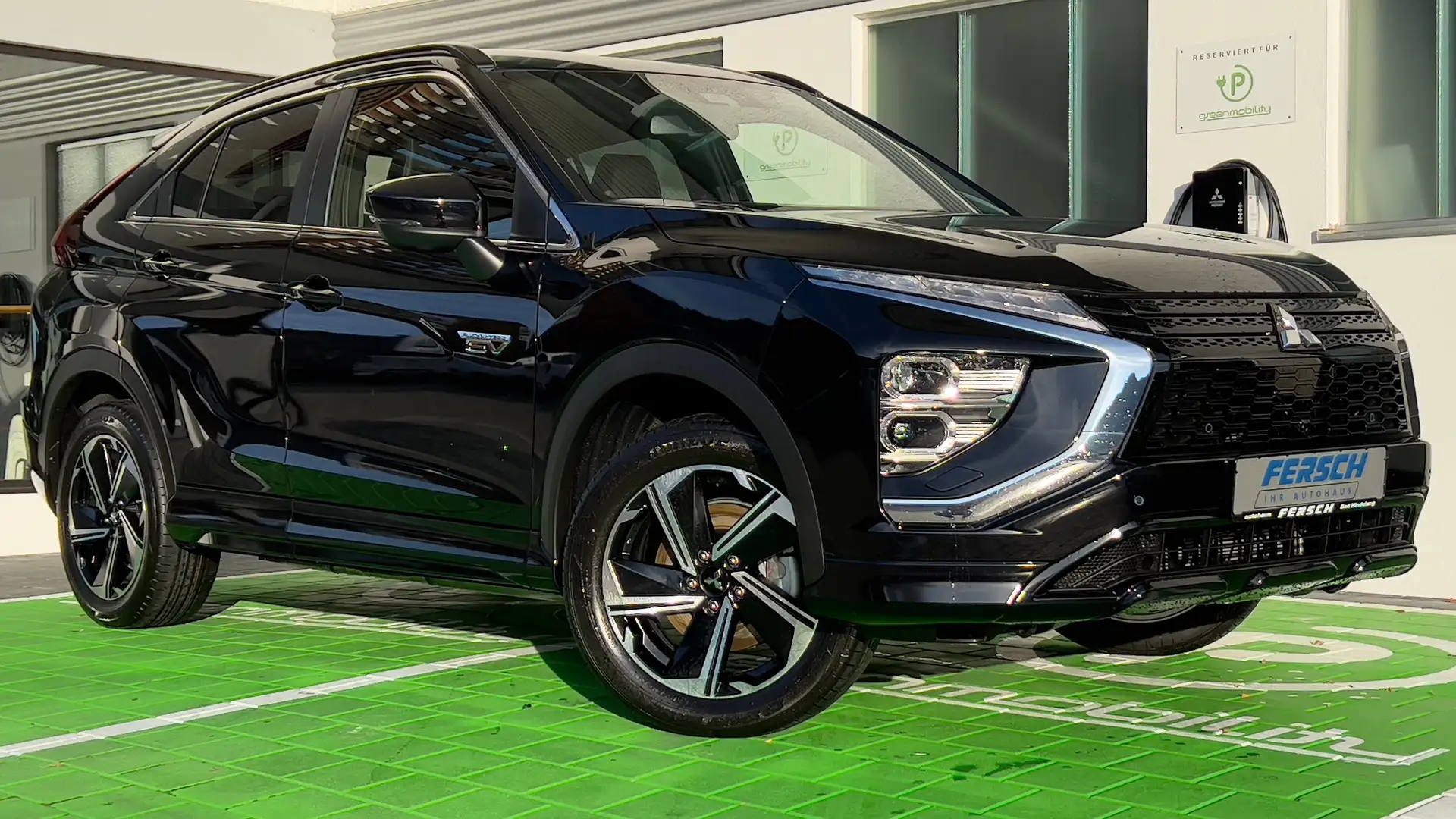 Mitsubishi Eclipse Cross 2.4 PHEV Automatik Plus 4x4 m. Navi u. Freisprech. Noir - 1