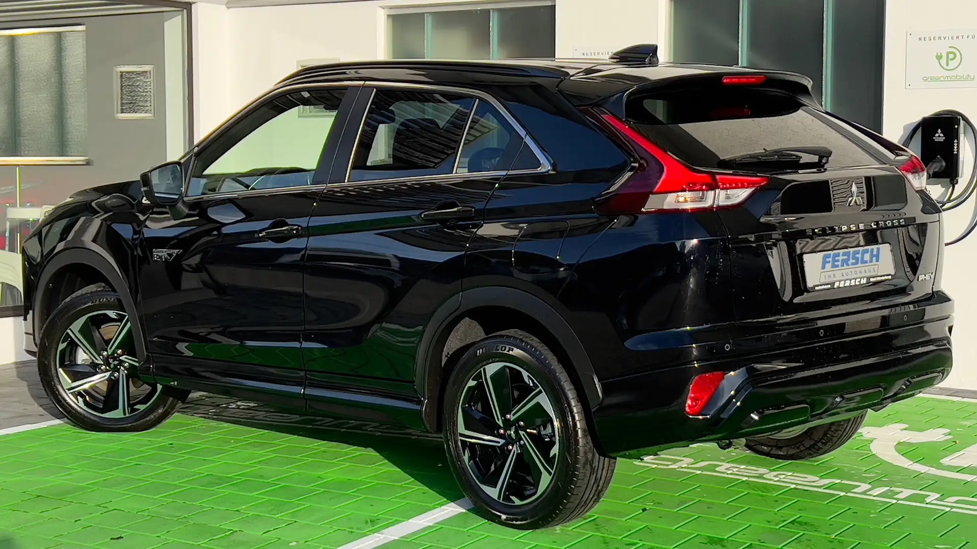 Mitsubishi Eclipse Cross 2.4 PHEV Automatik Plus 4x4 m. Navi u. Freisprech. Noir - 2