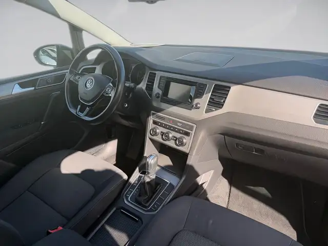 Volkswagen Golf Sportsvan view 13