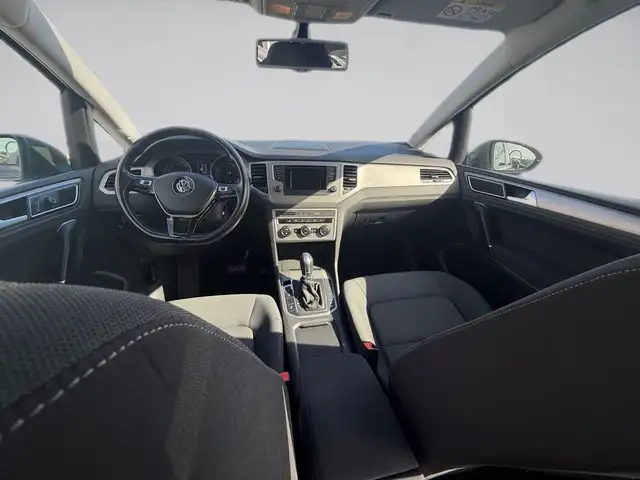 Volkswagen Golf Sportsvan view 10
