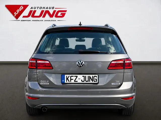 Volkswagen Golf Sportsvan view 4