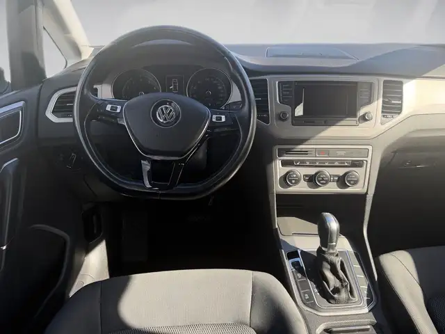 Volkswagen Golf Sportsvan view 9