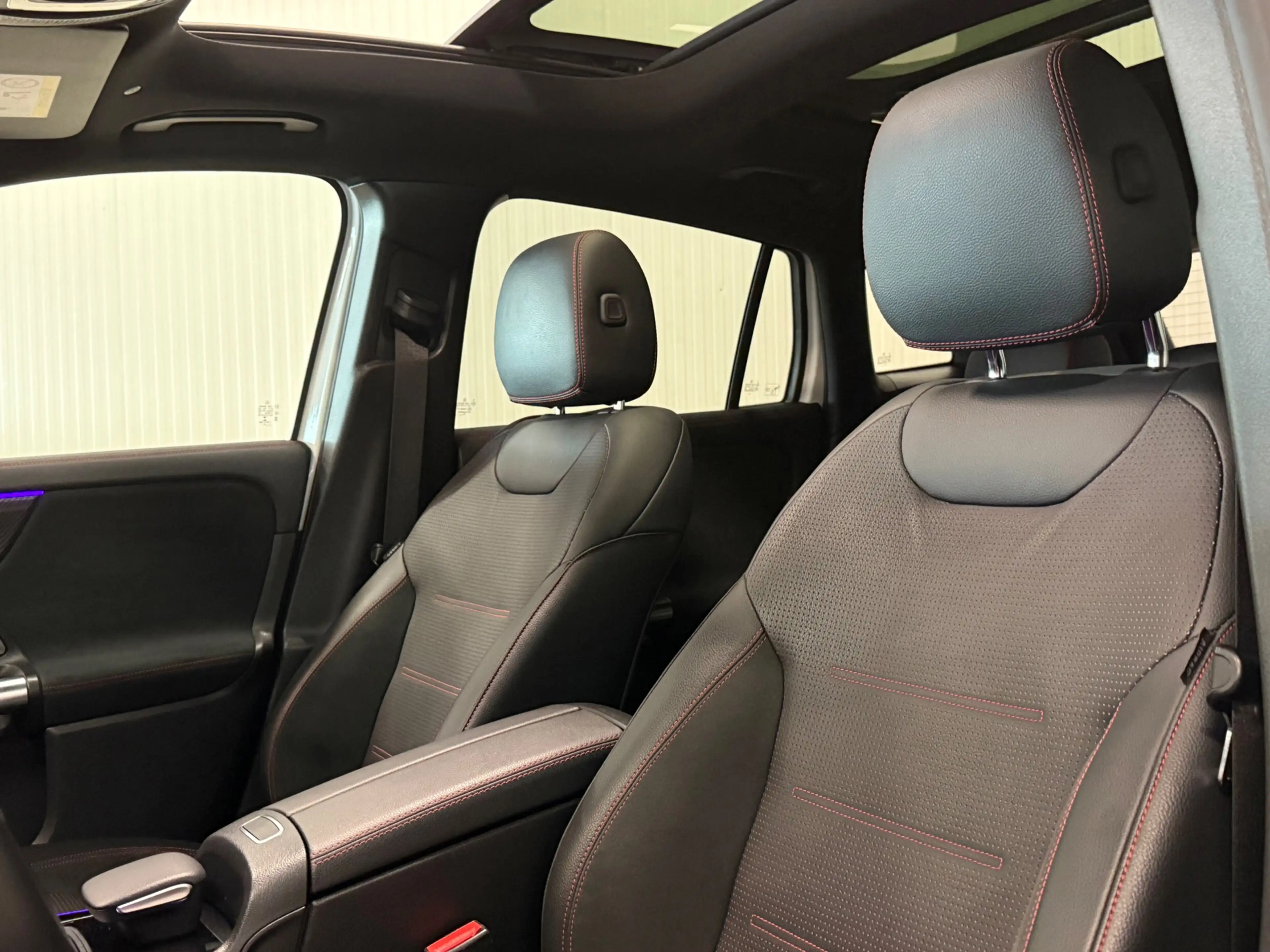 Mercedes-Benz GLA 250 4MATIC AMG Line | EDITION 1 | NIGHT | PANO | AMBIA — photo 4