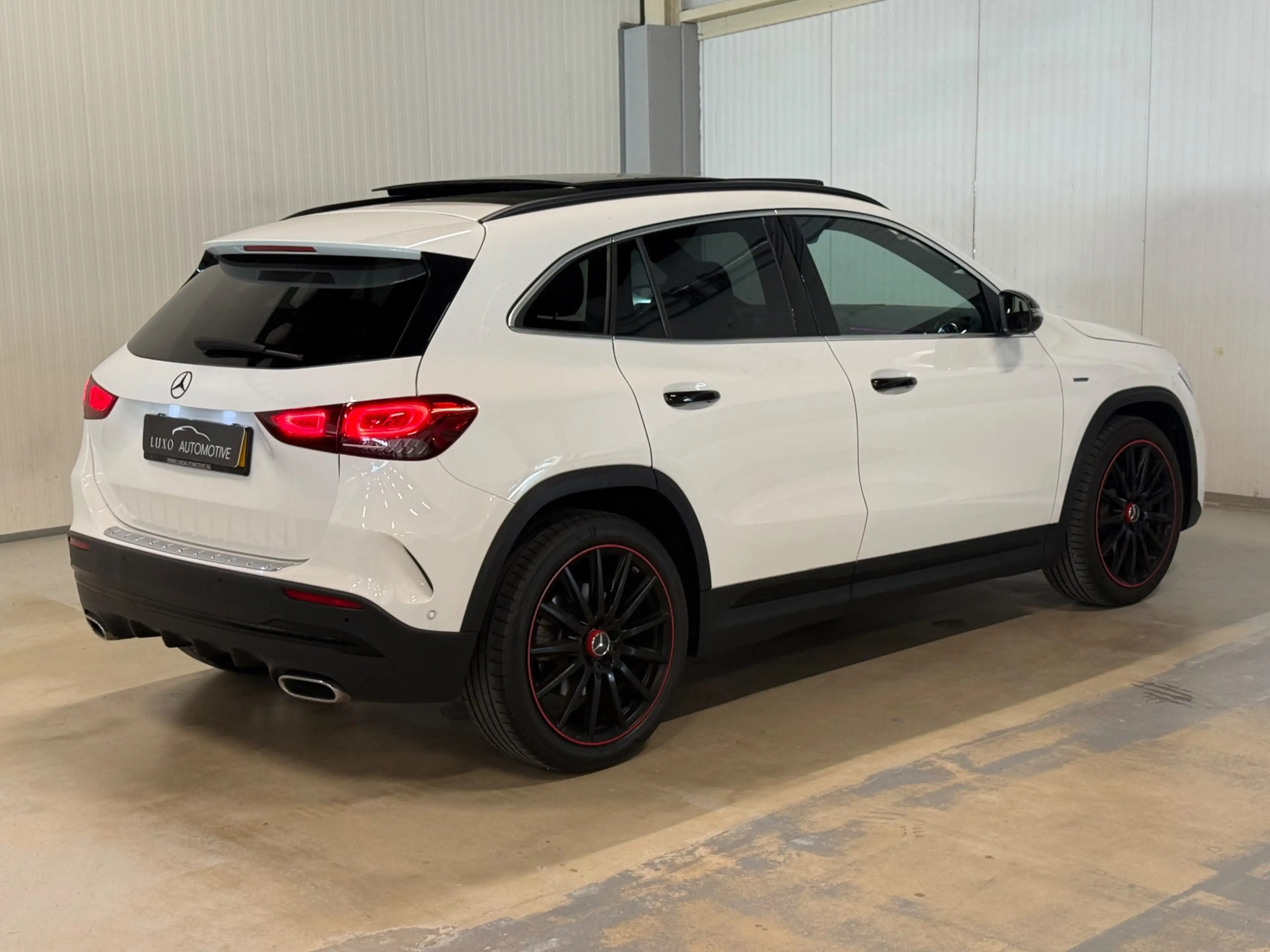 Mercedes-Benz GLA 250 4MATIC AMG Line | EDITION 1 | NIGHT | PANO | AMBIA — photo 19