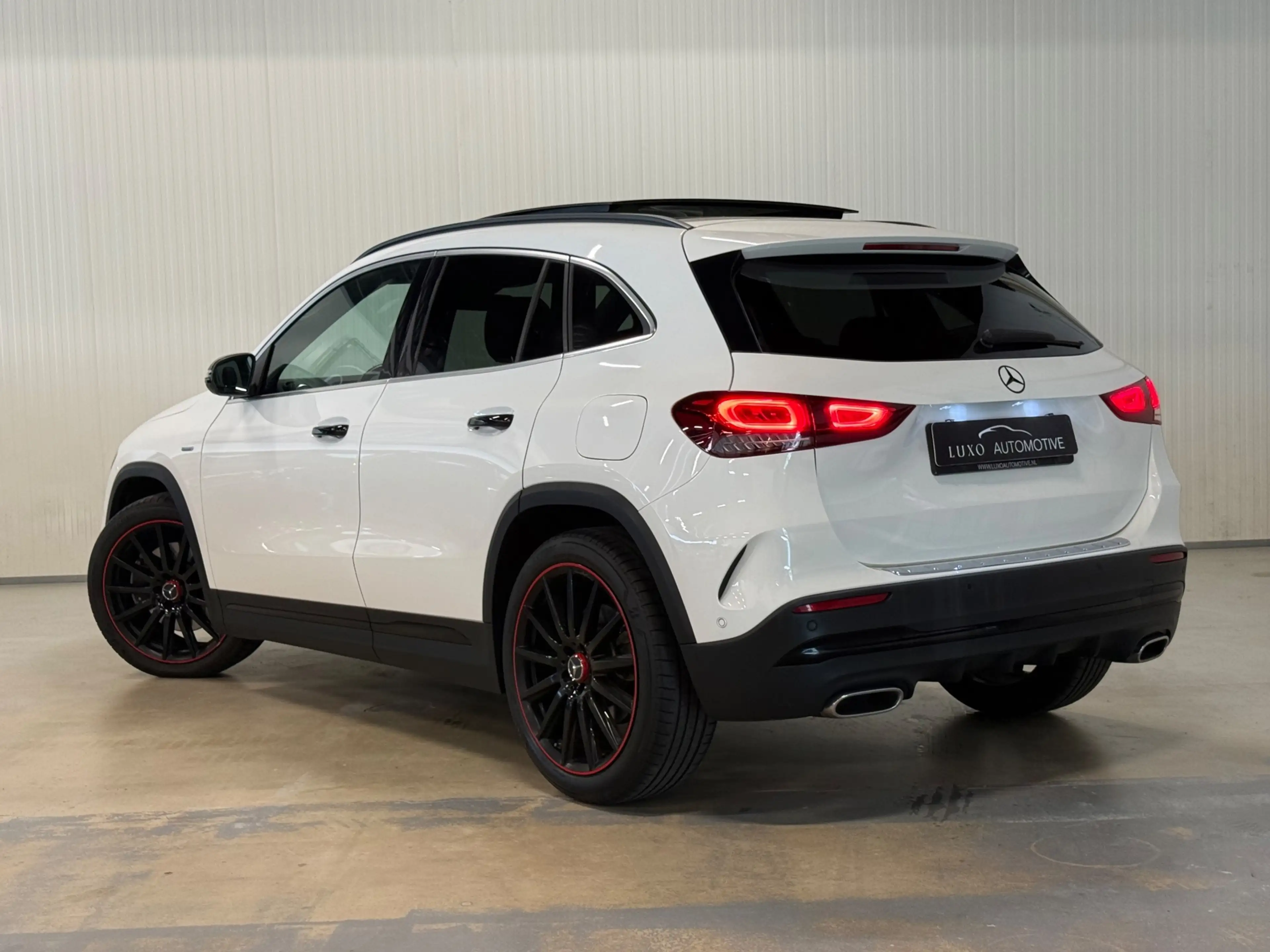 Mercedes-Benz GLA 250 4MATIC AMG Line | EDITION 1 | NIGHT | PANO | AMBIA — photo 2