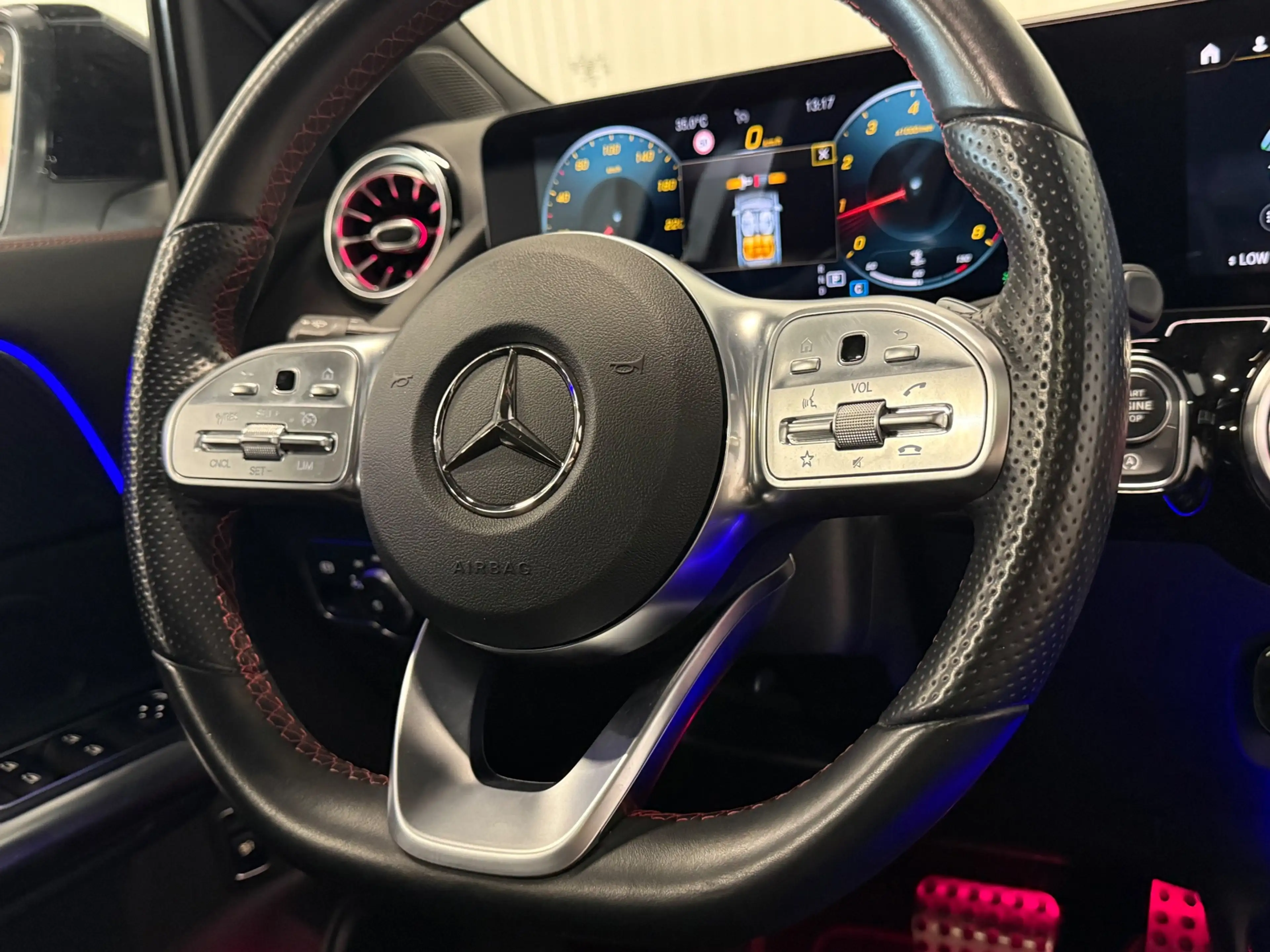 Mercedes-Benz GLA 250 4MATIC AMG Line | EDITION 1 | NIGHT | PANO | AMBIA — photo 15