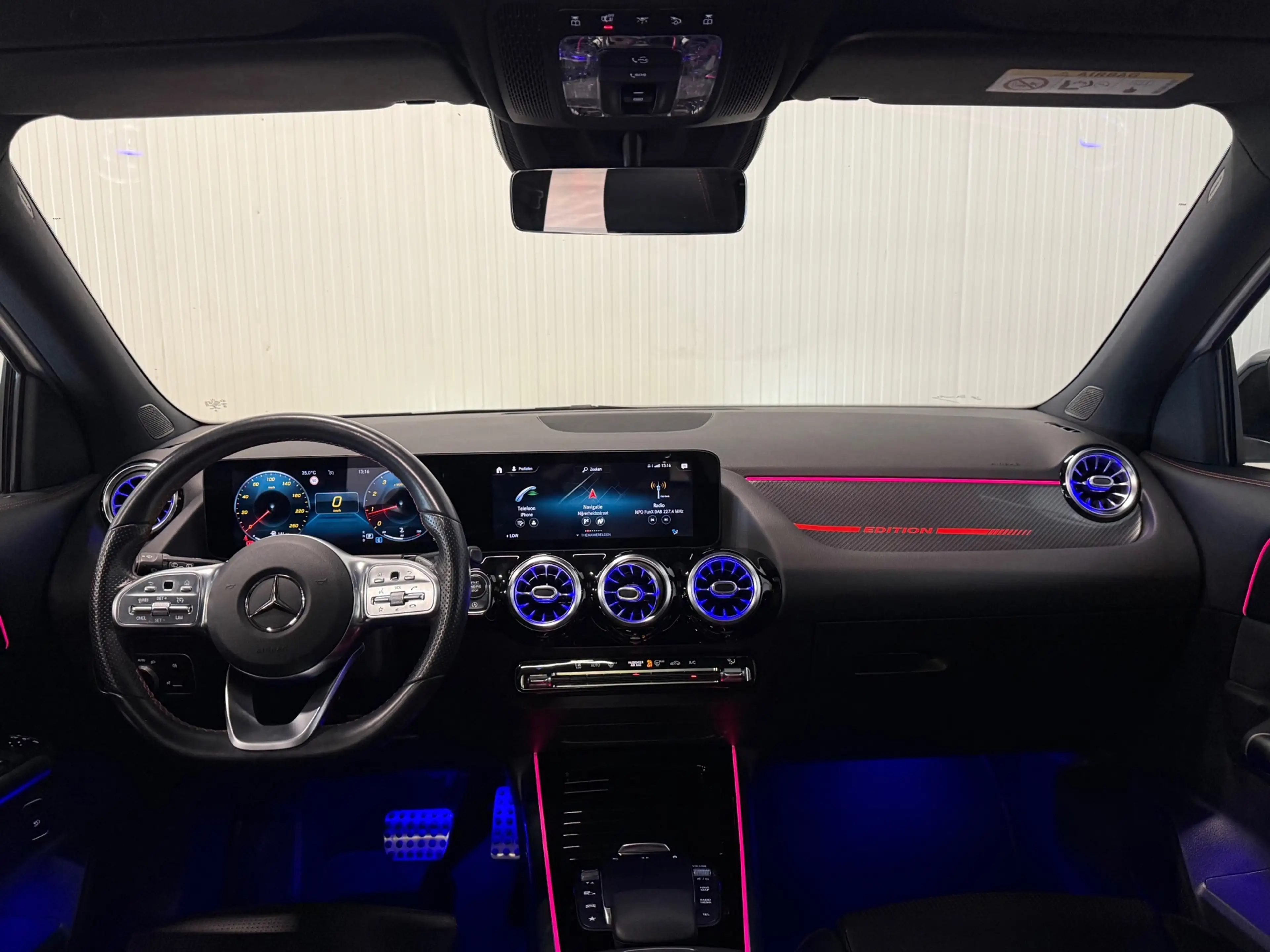 Mercedes-Benz GLA 250 4MATIC AMG Line | EDITION 1 | NIGHT | PANO | AMBIA — photo 3