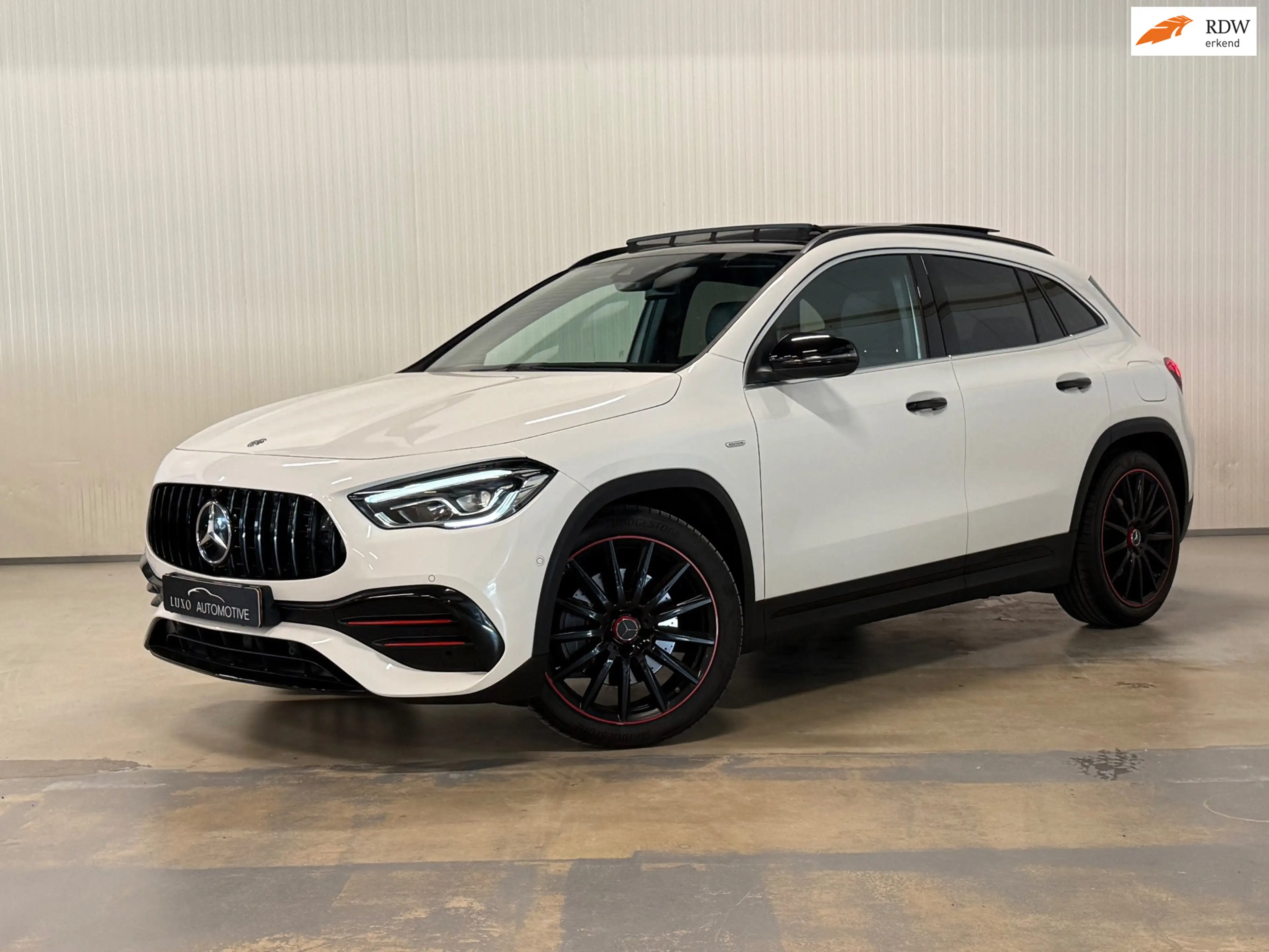 Mercedes-Benz GLA 250 4MATIC AMG Line | EDITION 1 | NIGHT | PANO | AMBIA
