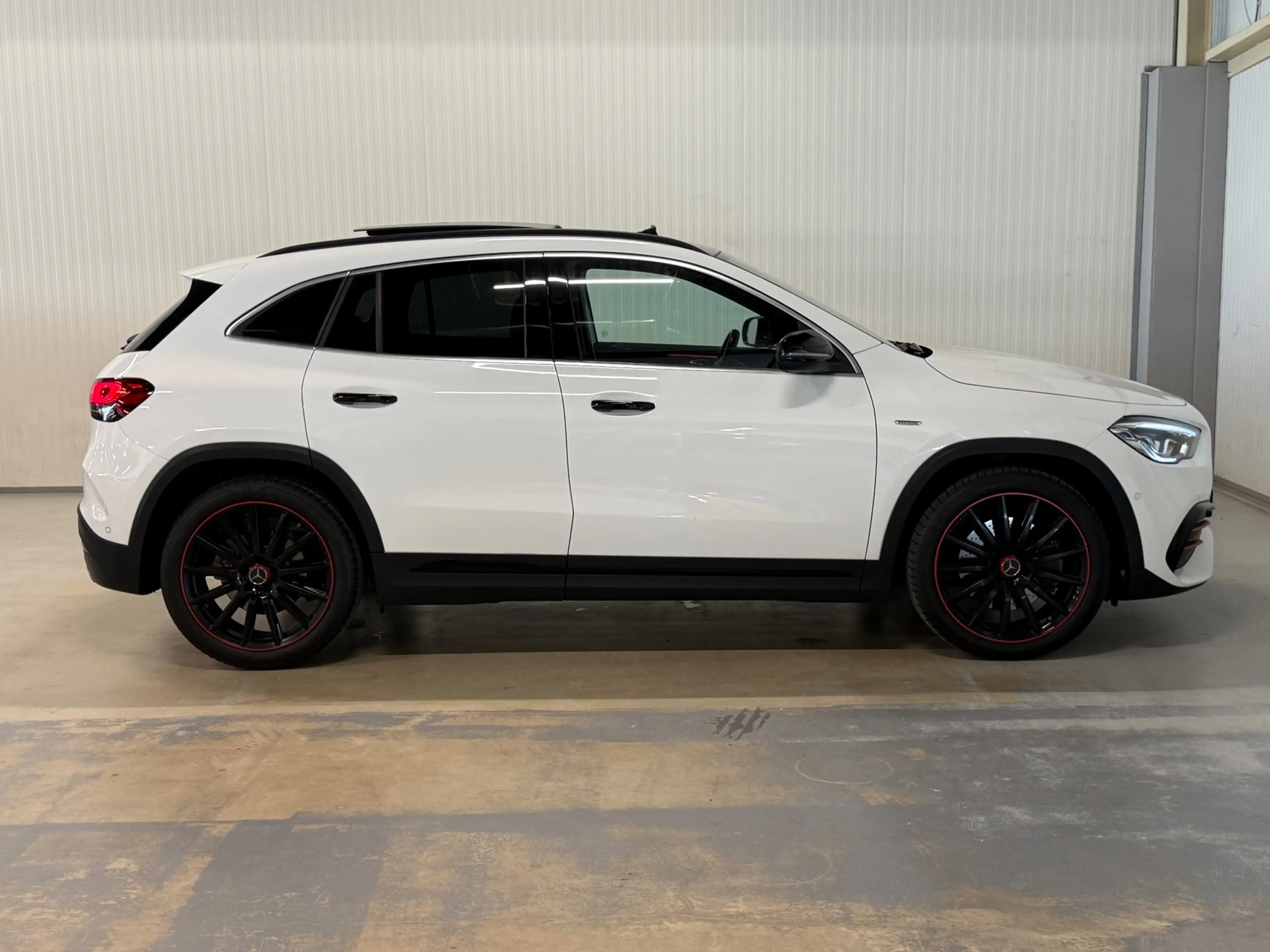 Mercedes-Benz GLA 250 4MATIC AMG Line | EDITION 1 | NIGHT | PANO | AMBIA — photo 6