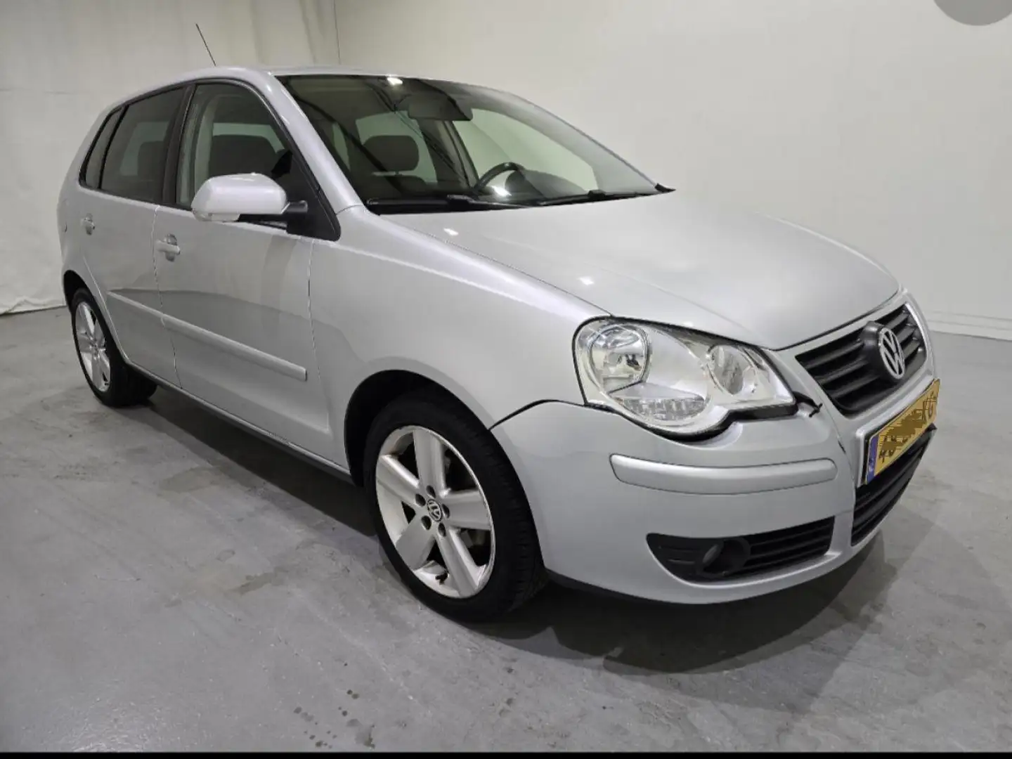 Volkswagen Polo 1.4-16V Comfortline AC 5,Drs LM 60Kw NAP Grijs - 1