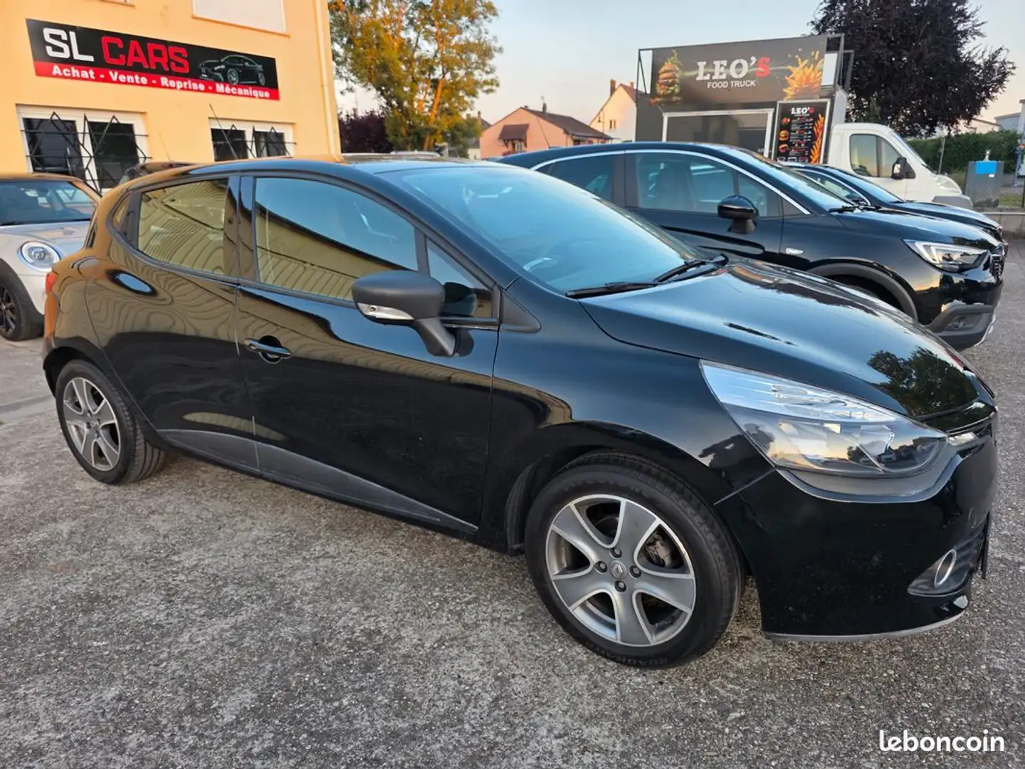 Renault Clio IV 1.2l 75ch 5p Noir - 1