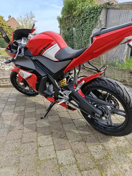 Yamaha YZF-R125 - foto 3