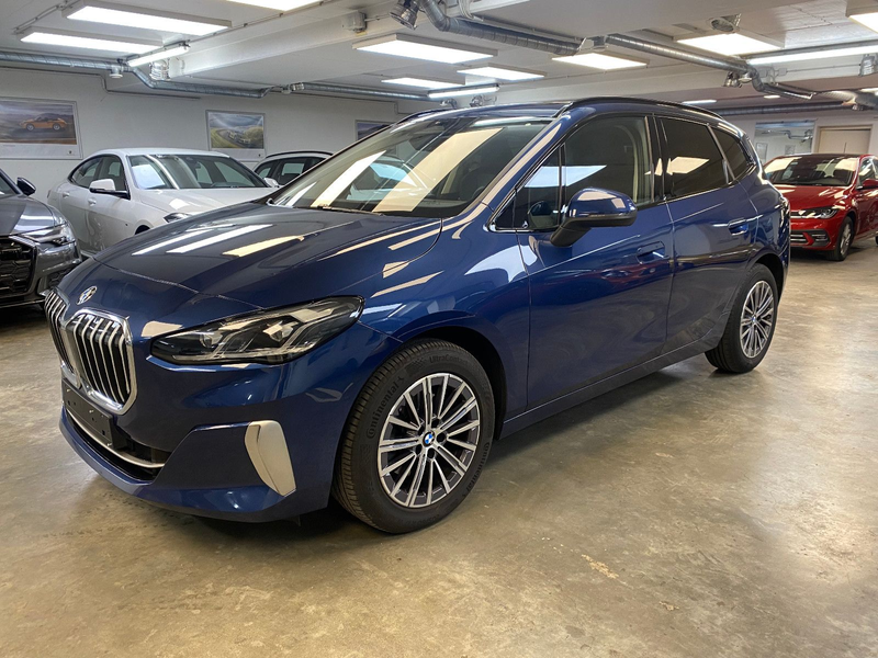 BMW 218 i Active Tourer Luxury Line-güüünstig!