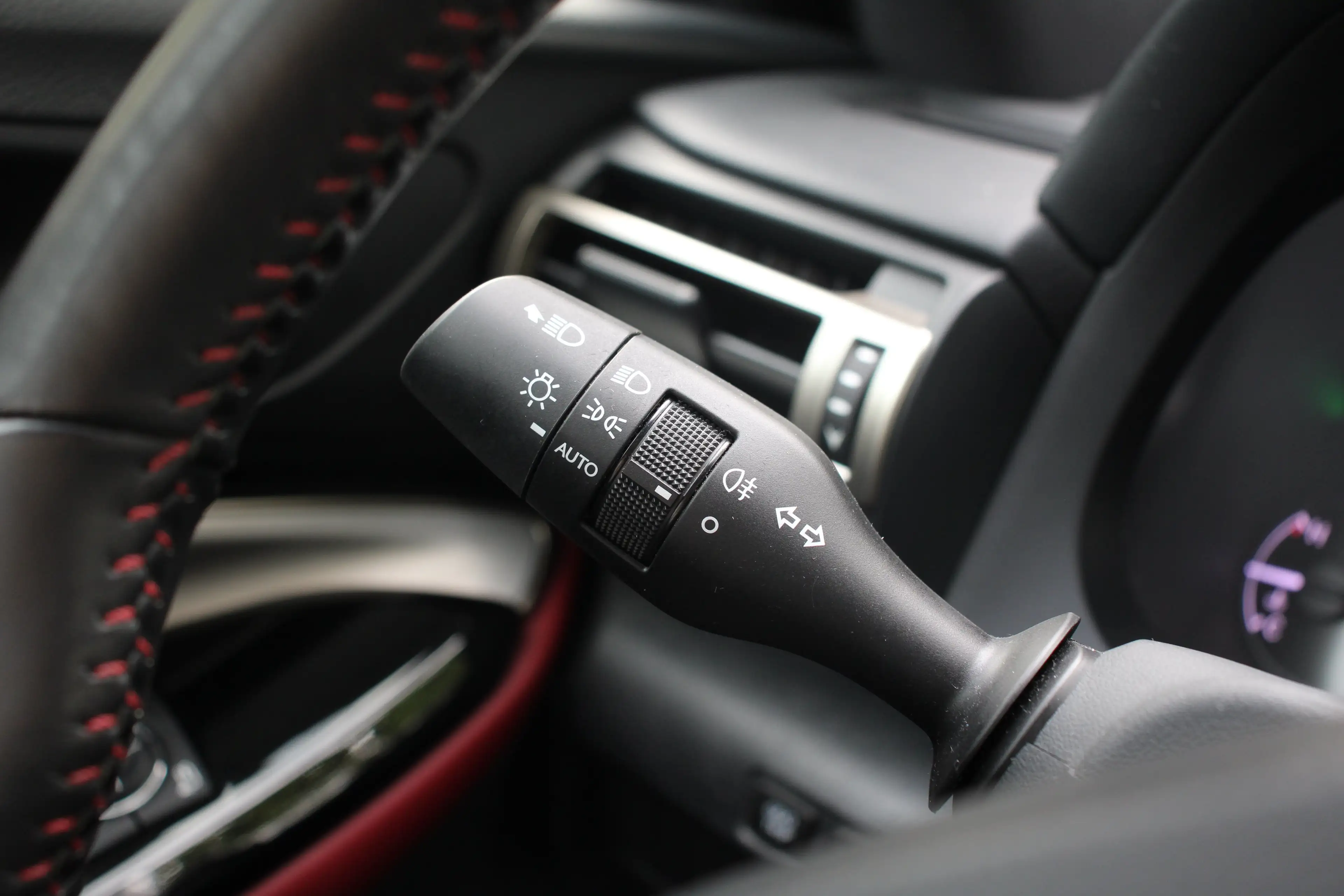 Lexus RC 300h | UNIEK! | CRUISE CONTROL |CAMERA | DODE HOEK DETE — photo 13