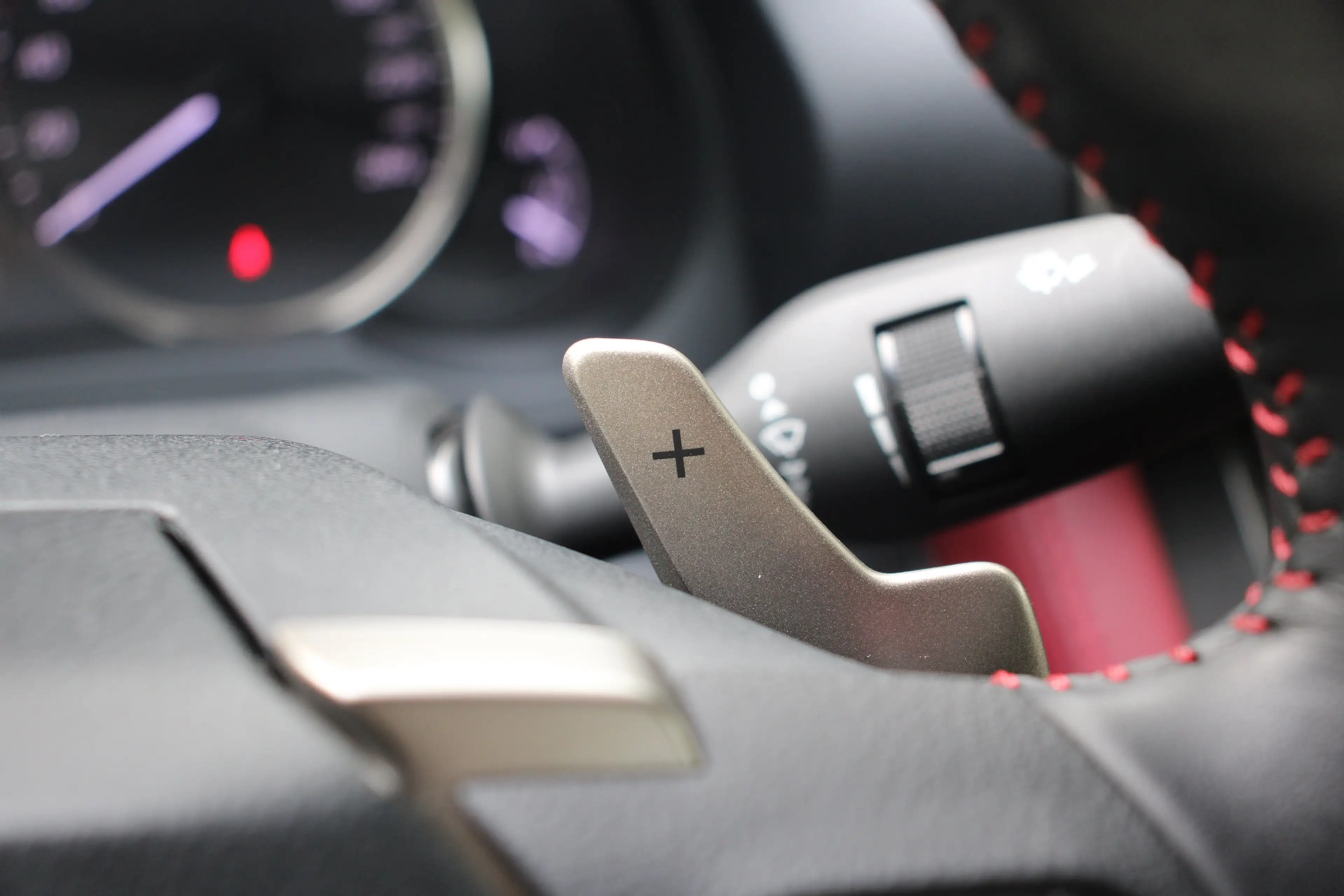 Lexus RC 300h | UNIEK! | CRUISE CONTROL |CAMERA | DODE HOEK DETE — photo 18