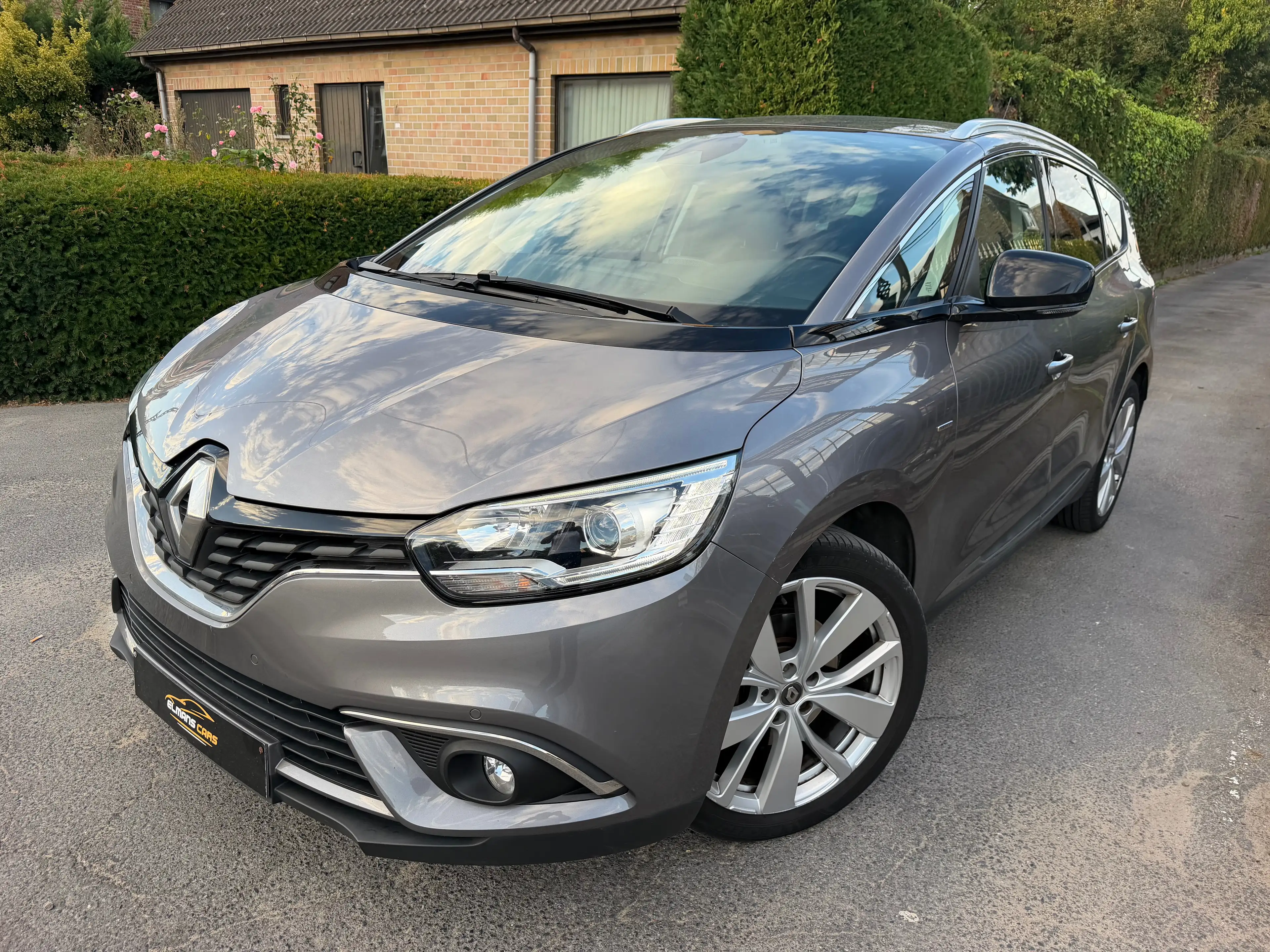 Renault Grand Scenic Grand Scénic 1.33 TCe Limited — photo 3