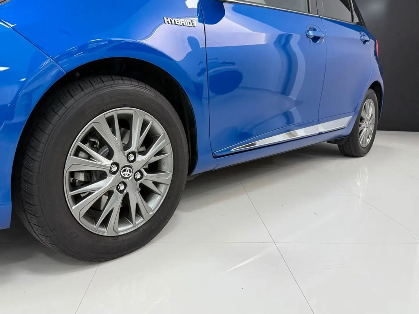 Toyota Yaris 1.5 100H Feel Blau - 2