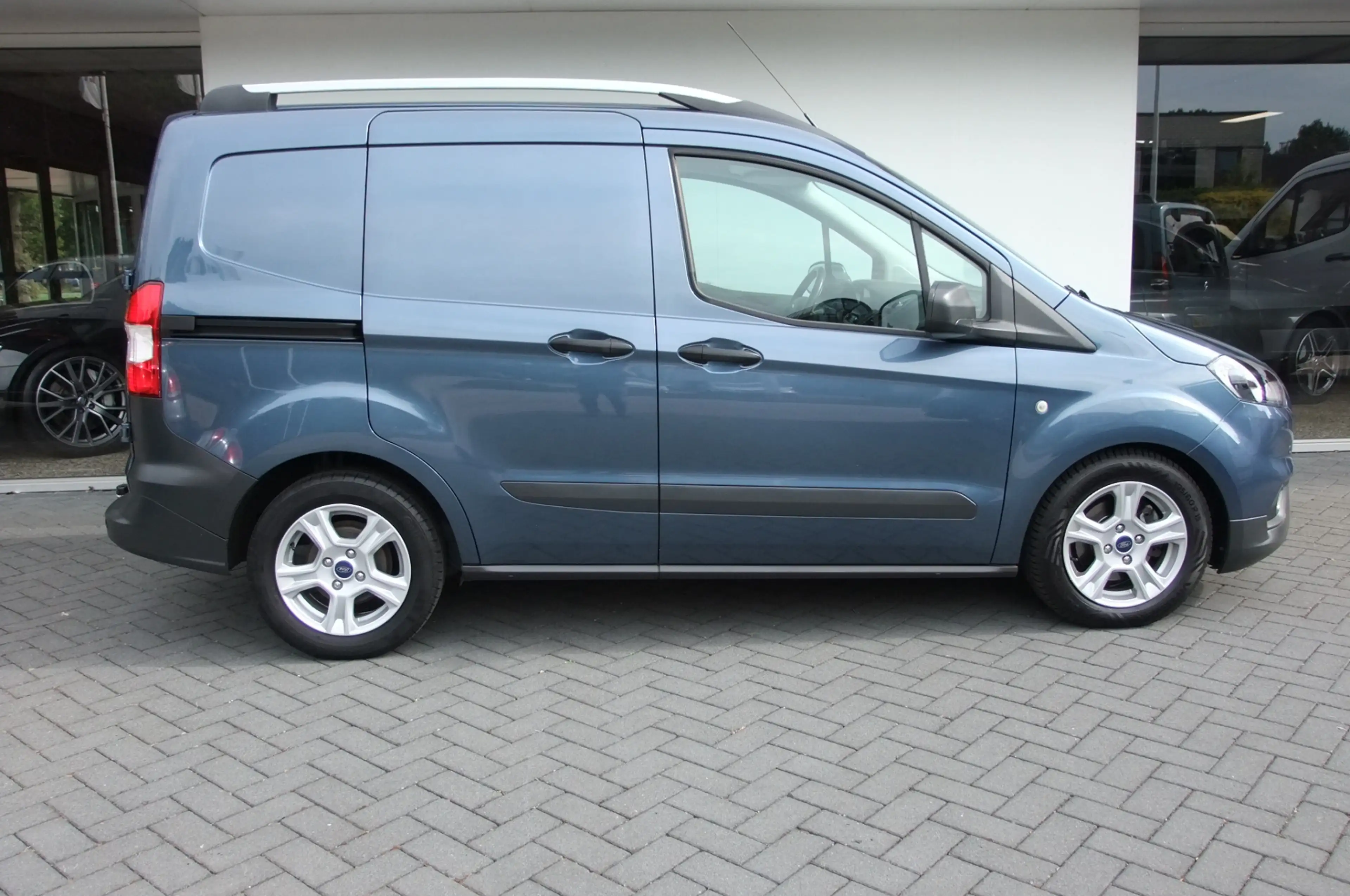 Ford Transit Courier 1.5 TDCI Trend/ Airco / Trekhaak/ Camera/ Stoelver — photo 7