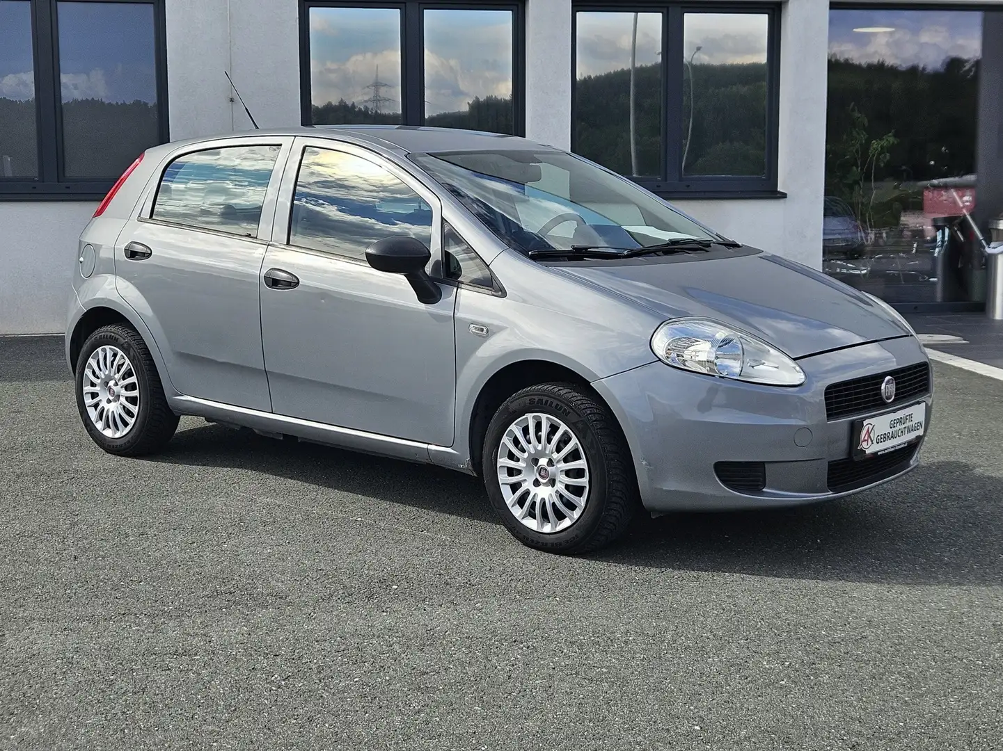 Fiat Grande Punto 1.2 8V Basis ( 09.2010- Grau - 1