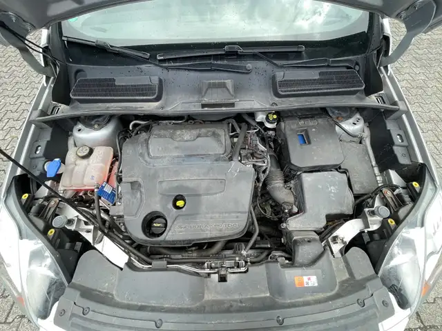 Ford Kuga view 10