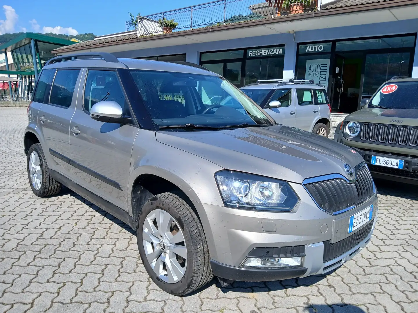 Skoda Yeti Yeti 2.0 tdi Elegance 4x4 110cv Grigio - 2