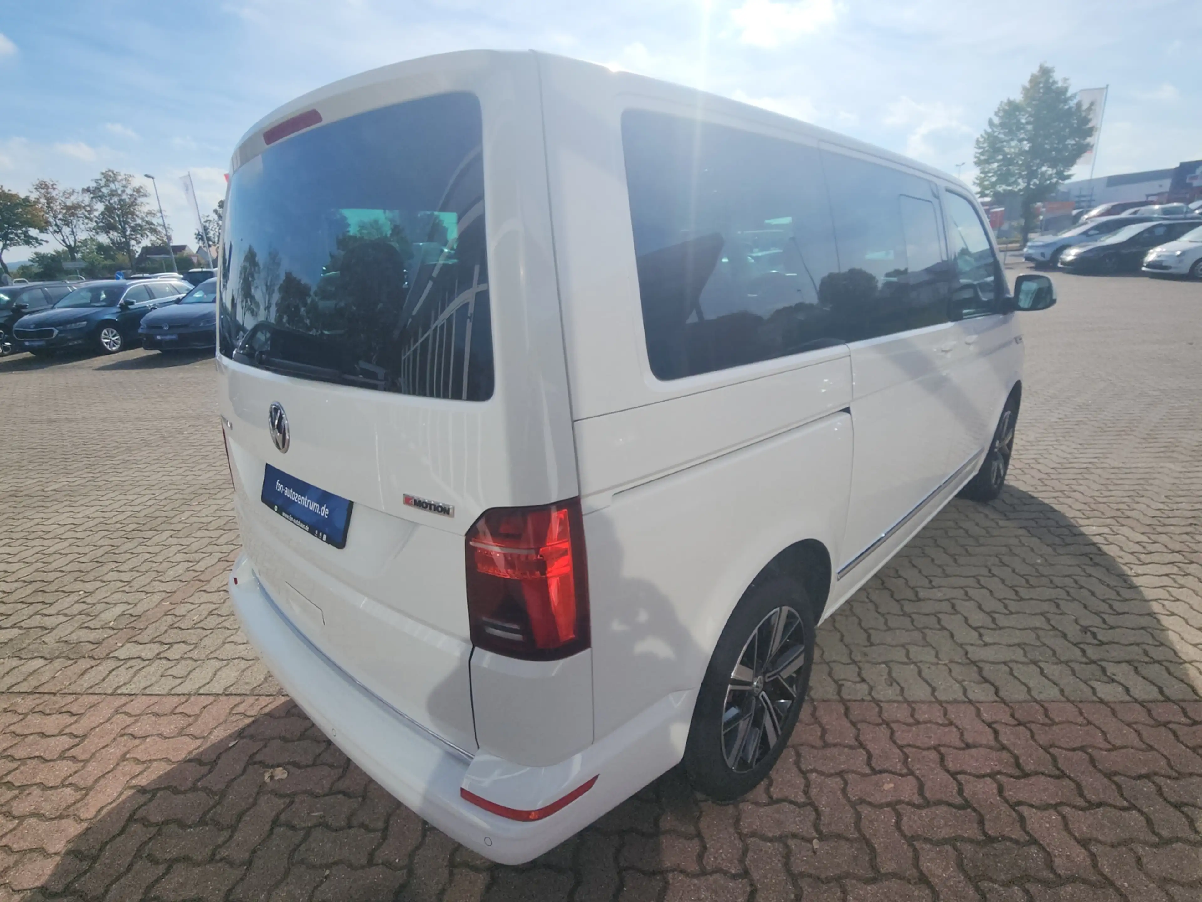 Volkswagen T6.1 Transporter 2.0 TDI 4M LED AHK RFK Clima — photo 6