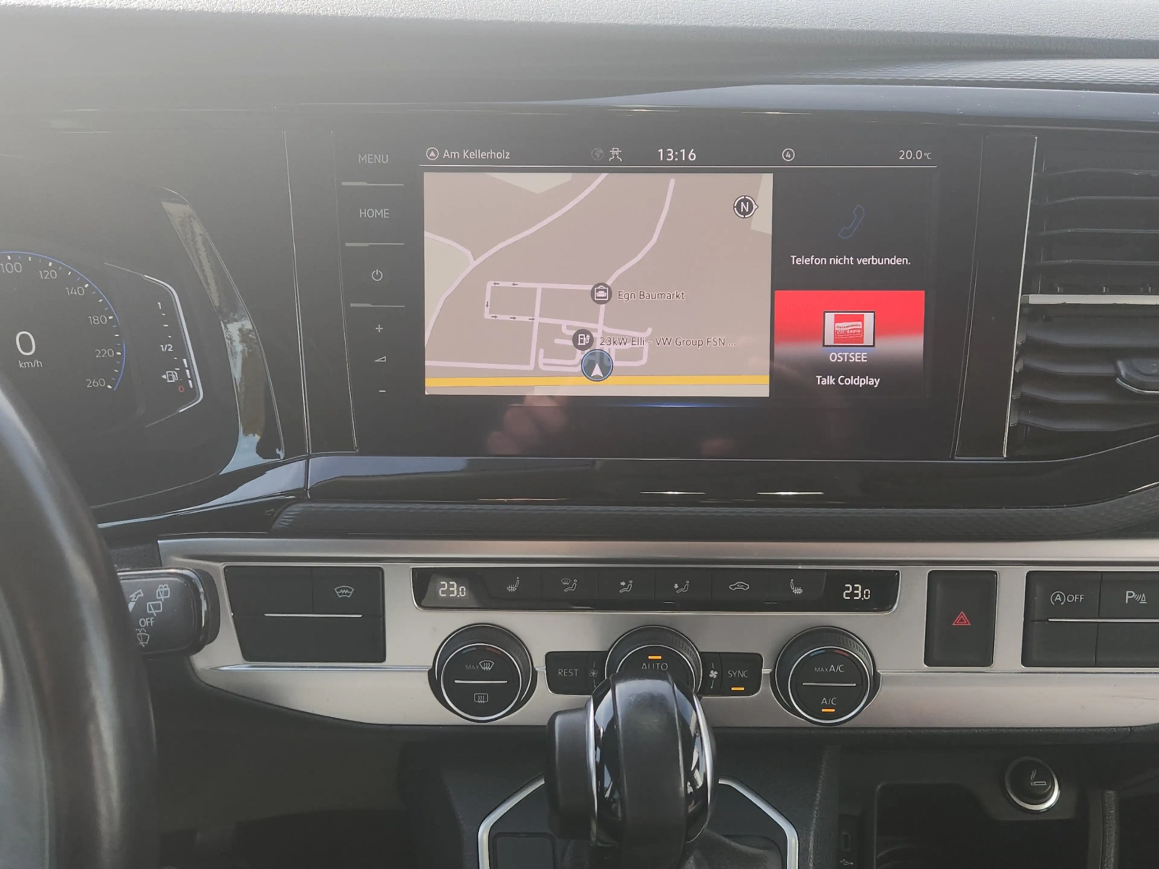 Volkswagen T6.1 Transporter 2.0 TDI 4M LED AHK RFK Clima — photo 12