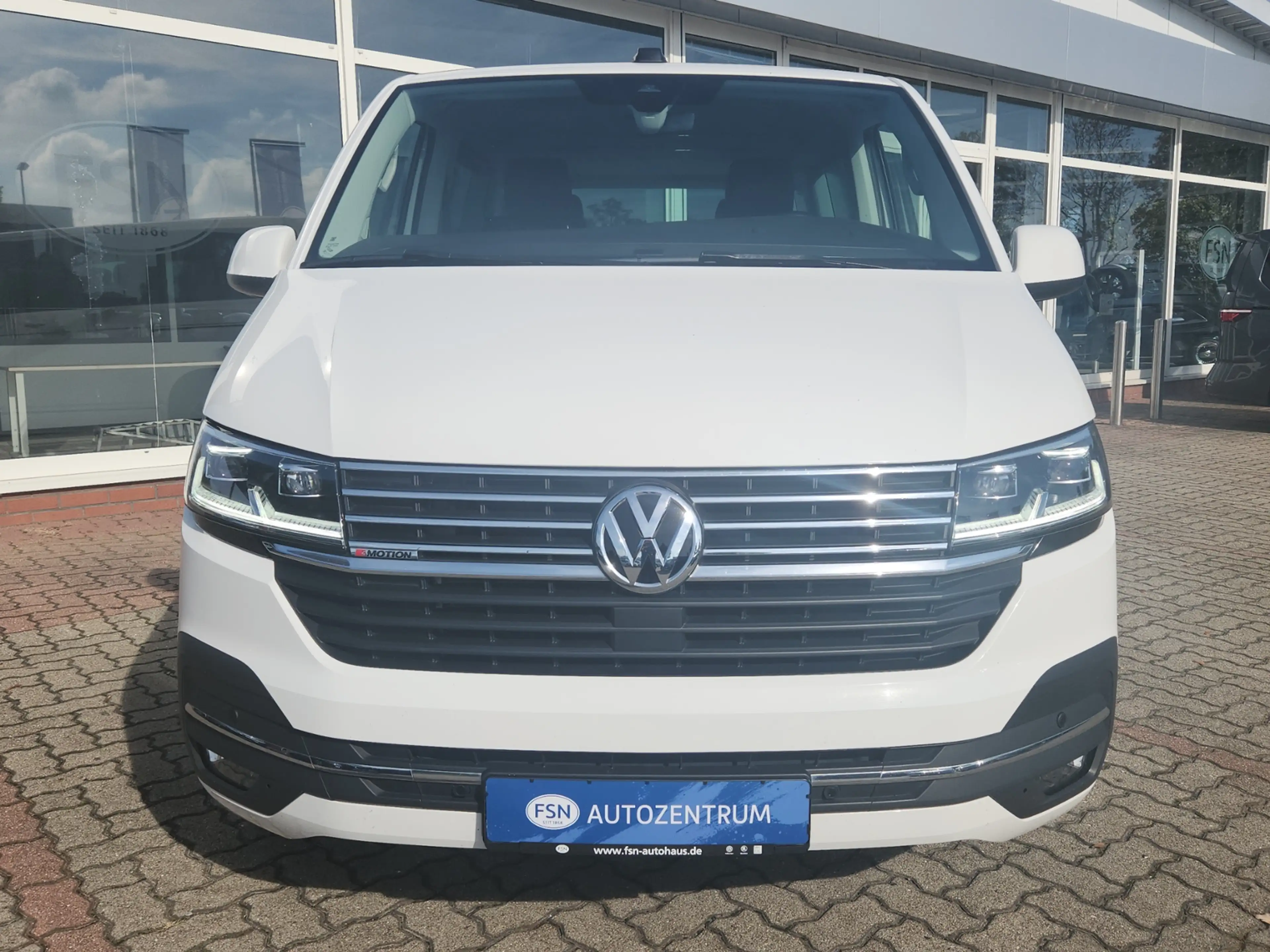 Volkswagen T6.1 Transporter 2.0 TDI 4M LED AHK RFK Clima — photo 9