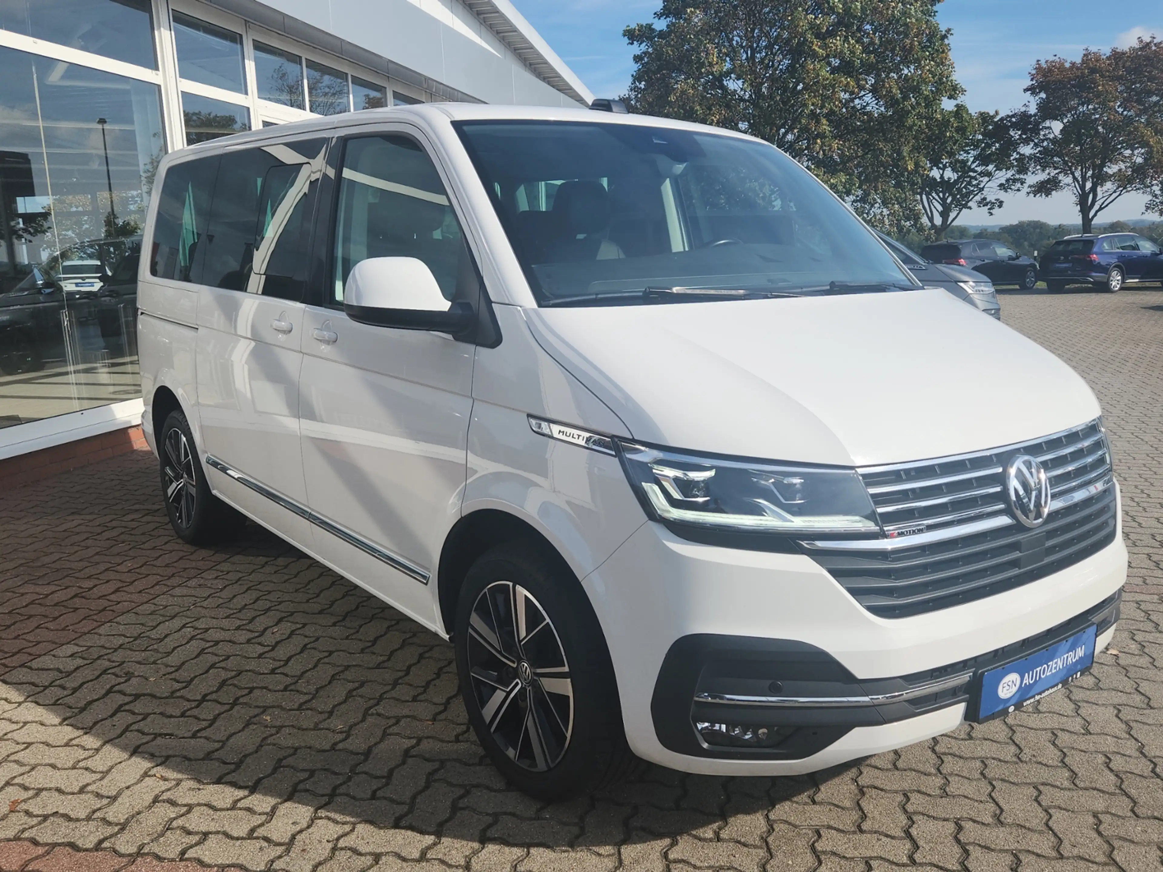 Volkswagen T6.1 Transporter 2.0 TDI 4M LED AHK RFK Clima — photo 8
