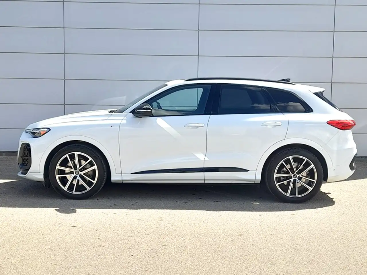 Audi Q5 снимка Audi Q5