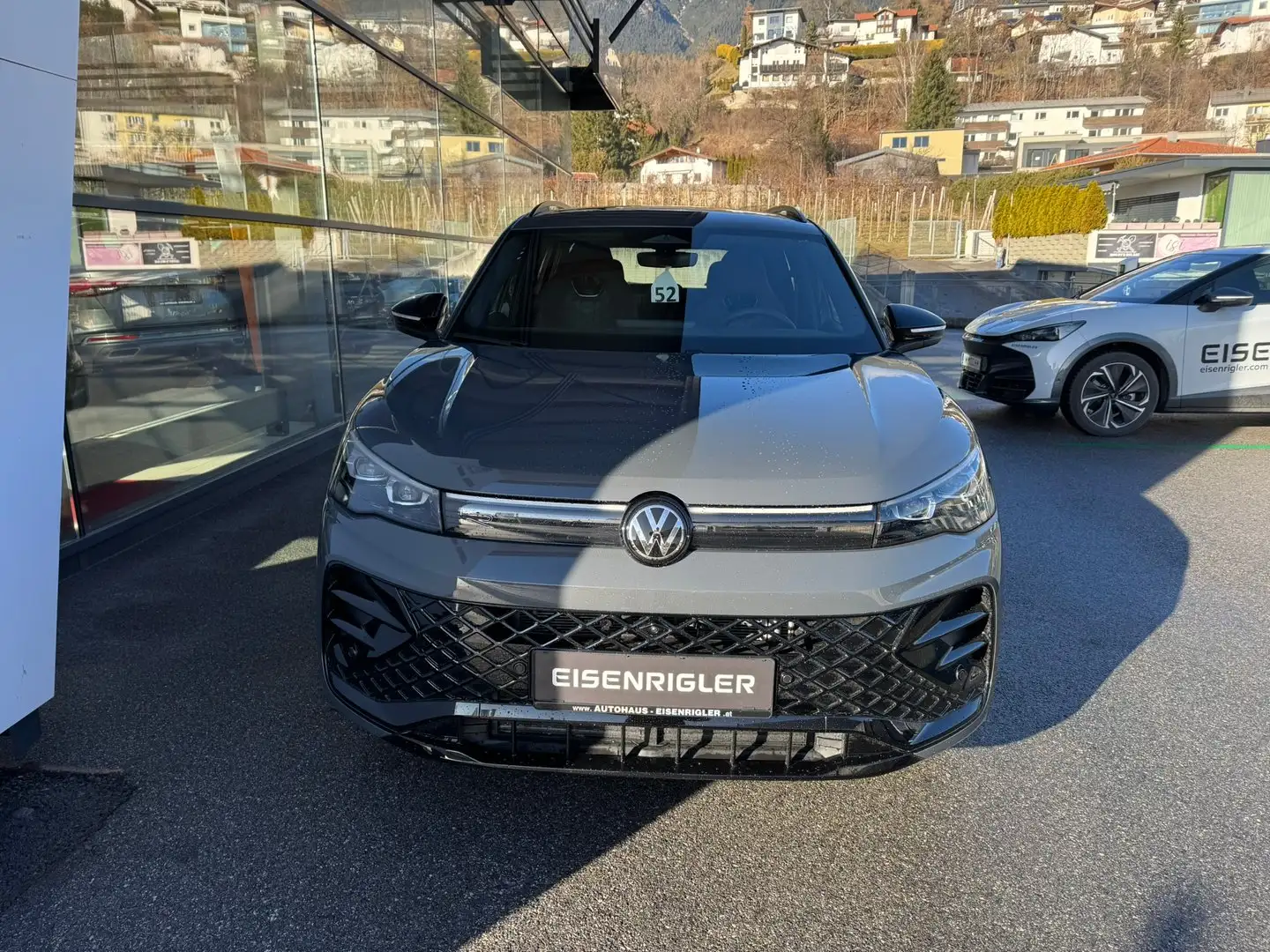 Volkswagen Tiguan R-Line TDI 4MOTION DSG Grau - 2