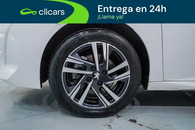 Peugeot 208 view 11