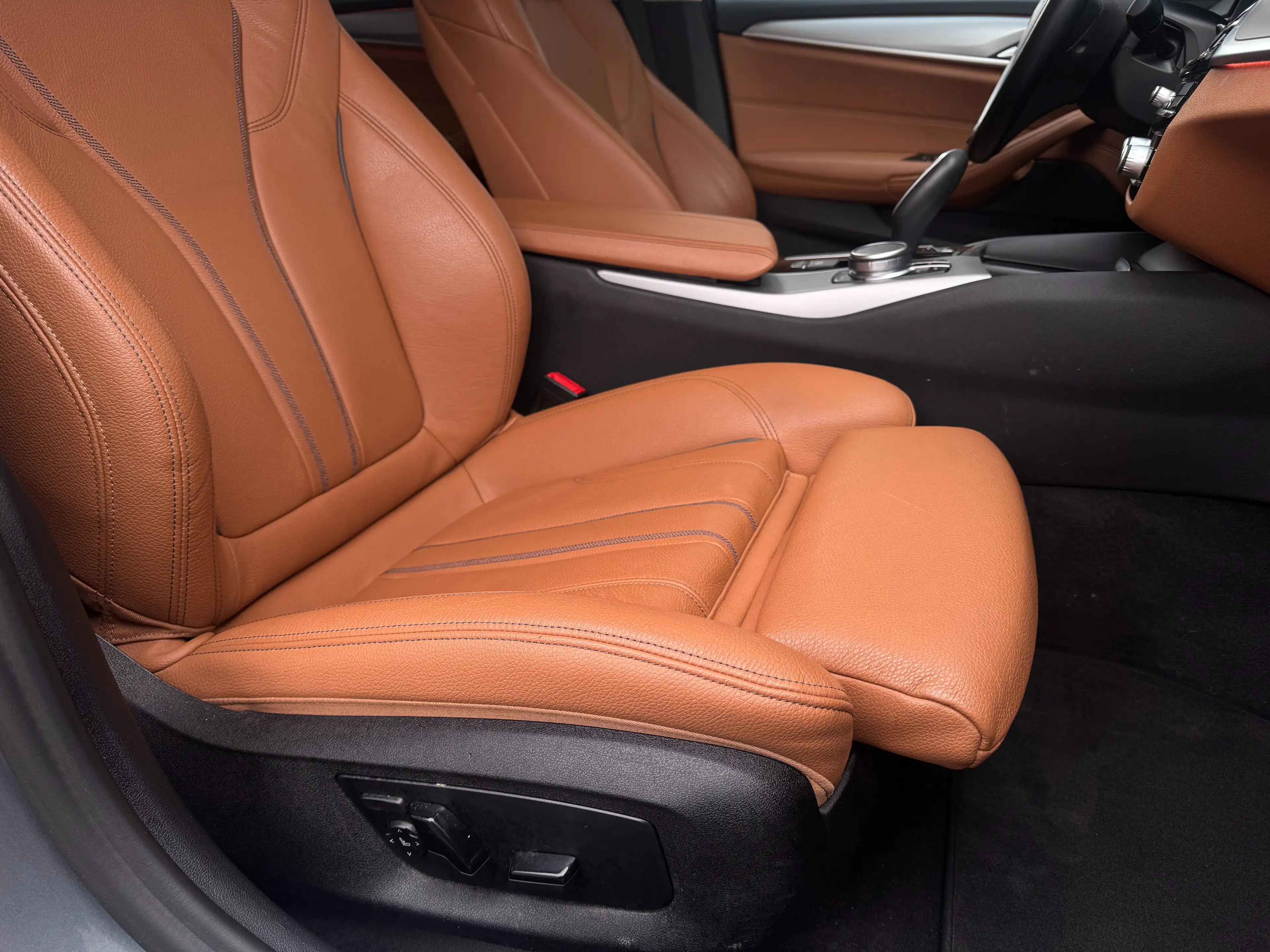 BMW 518 518dA Xenon Leer Navi VirtualCockpit Garantie * — photo 6