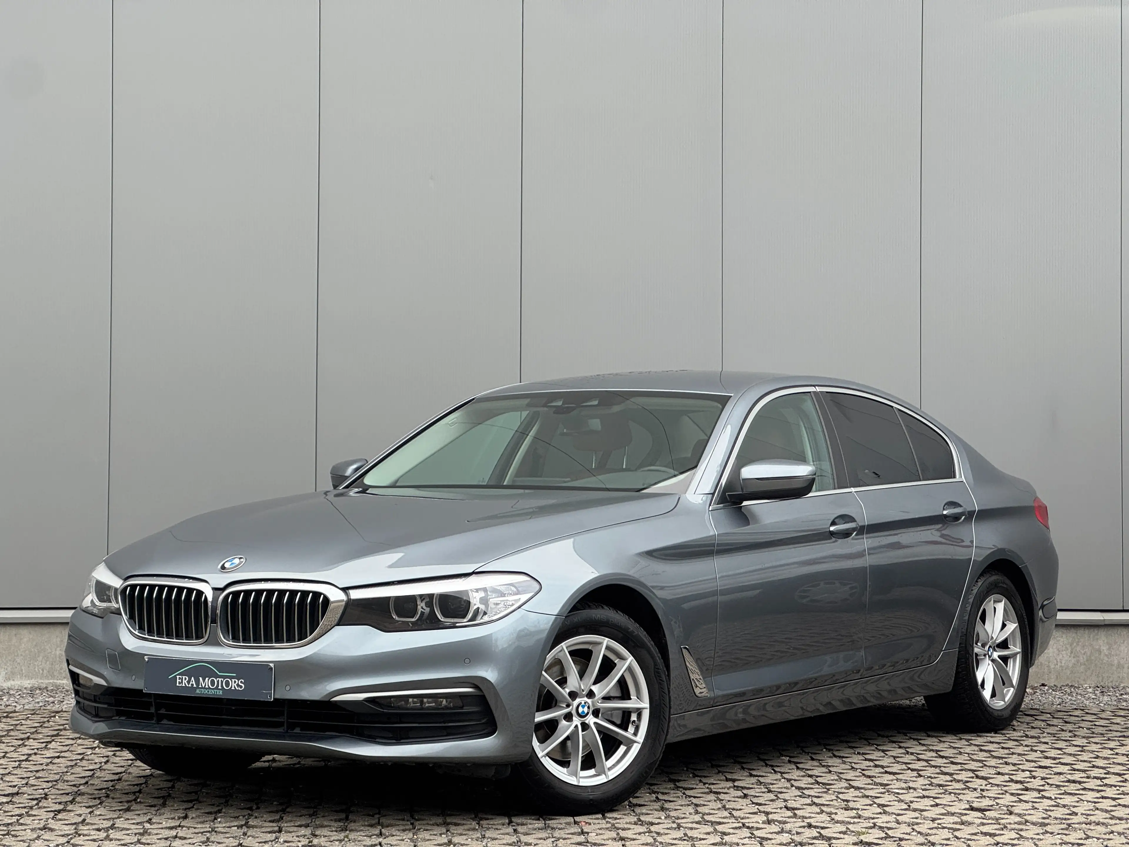 BMW 518 518dA Xenon Leer Navi VirtualCockpit Garantie *