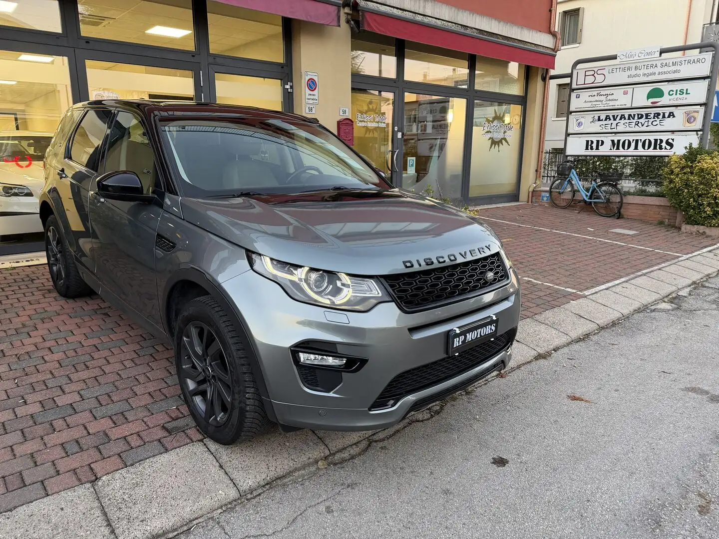 Land Rover Discovery Sport 2.0 td4 HSE Luxury awd 180cv 7 posti Gris - 1
