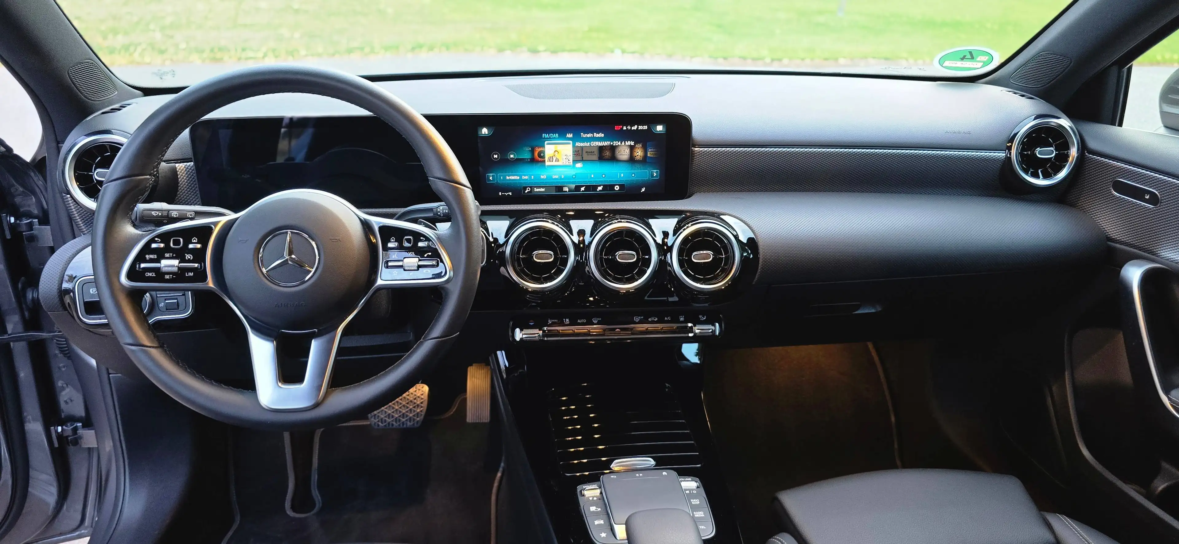 Mercedes-Benz A 250 A250e Progressive Plug-In Hybrid KAM LED SHZ DAB 2HAND TOP GEPFLEGT — photo 14