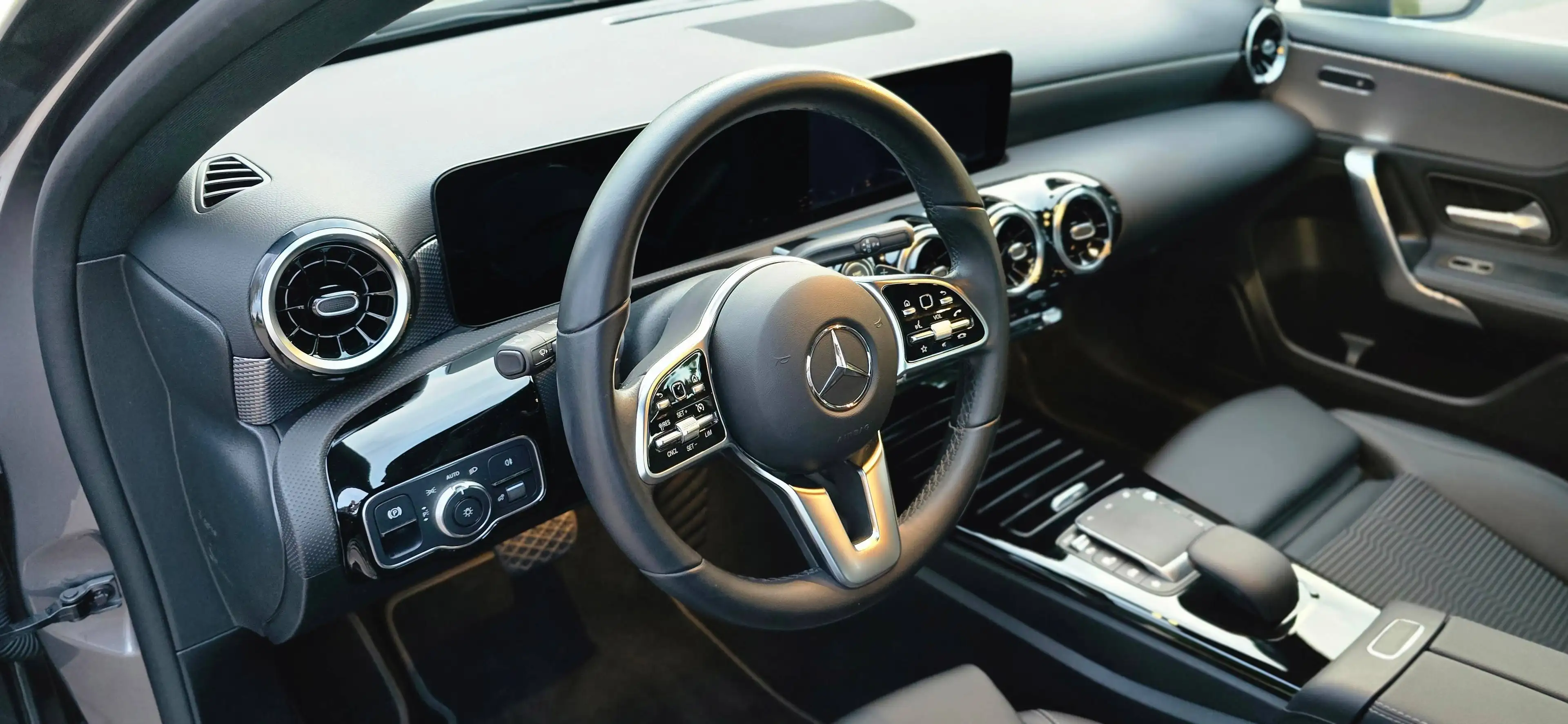 Mercedes-Benz A 250 A250e Progressive Plug-In Hybrid KAM LED SHZ DAB 2HAND TOP GEPFLEGT — photo 12