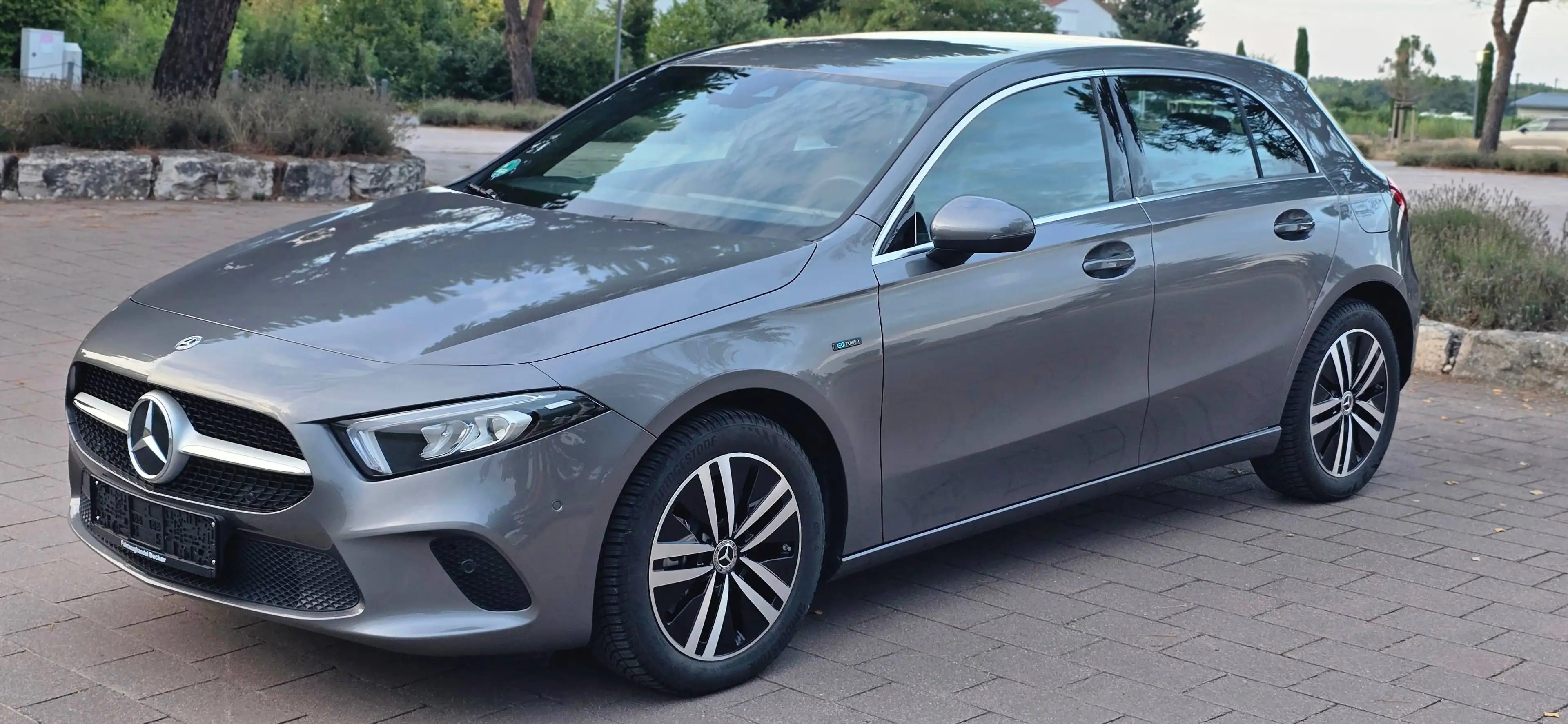 Mercedes-Benz A 250 A250e Progressive Plug-In Hybrid KAM LED SHZ DAB 2HAND TOP GEPFLEGT — photo 7