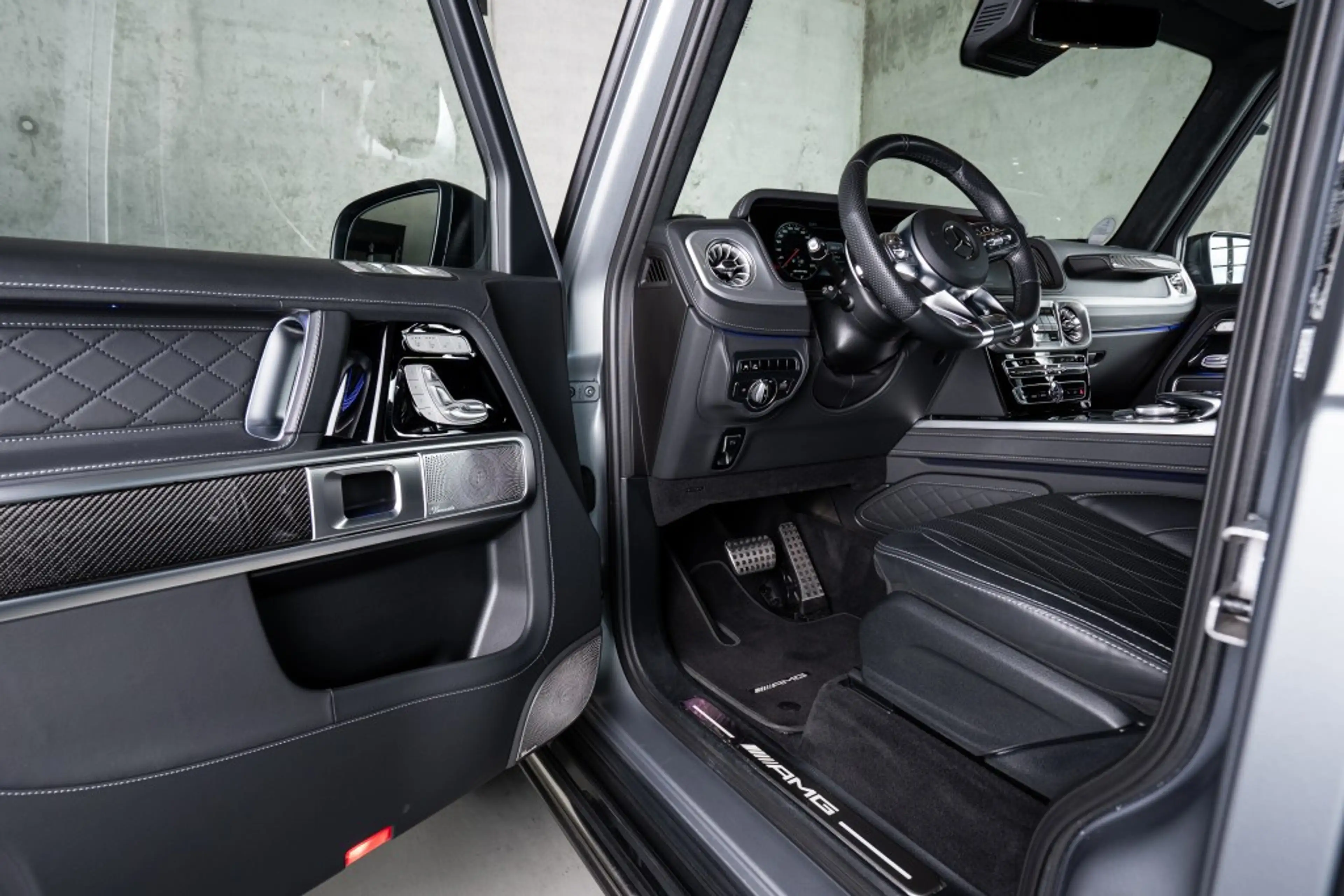 Mercedes-Benz G 63 AMG Carbon Superior Line Matt Night Paket — photo 14