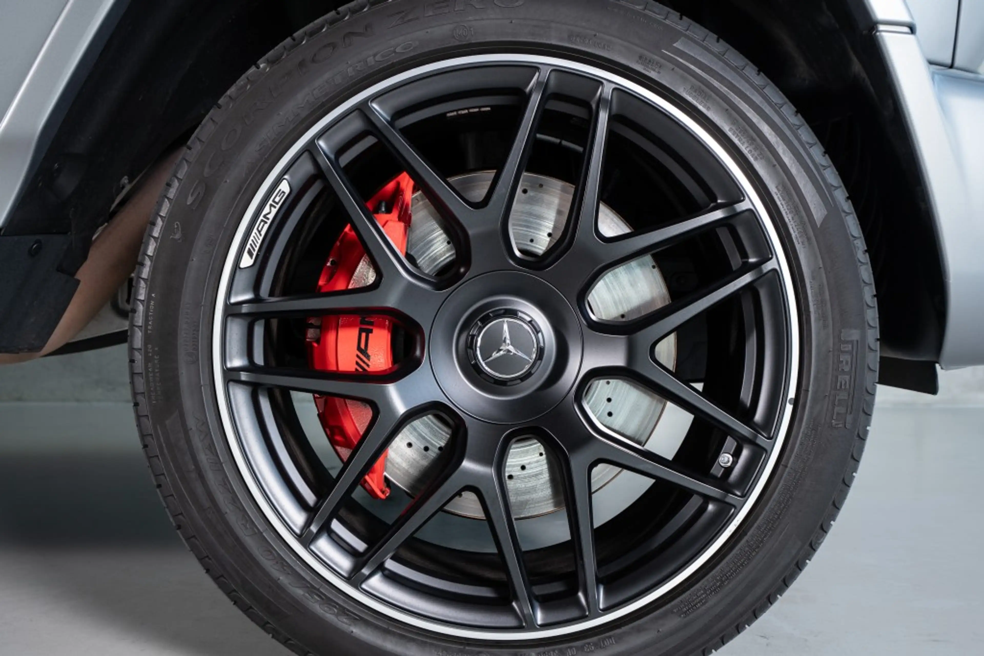 Mercedes-Benz G 63 AMG Carbon Superior Line Matt Night Paket — photo 13