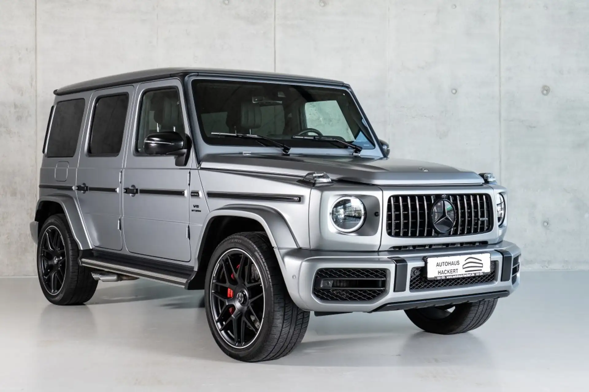 Mercedes-Benz G-Class G 63 AMG 2023 회색 사진 2