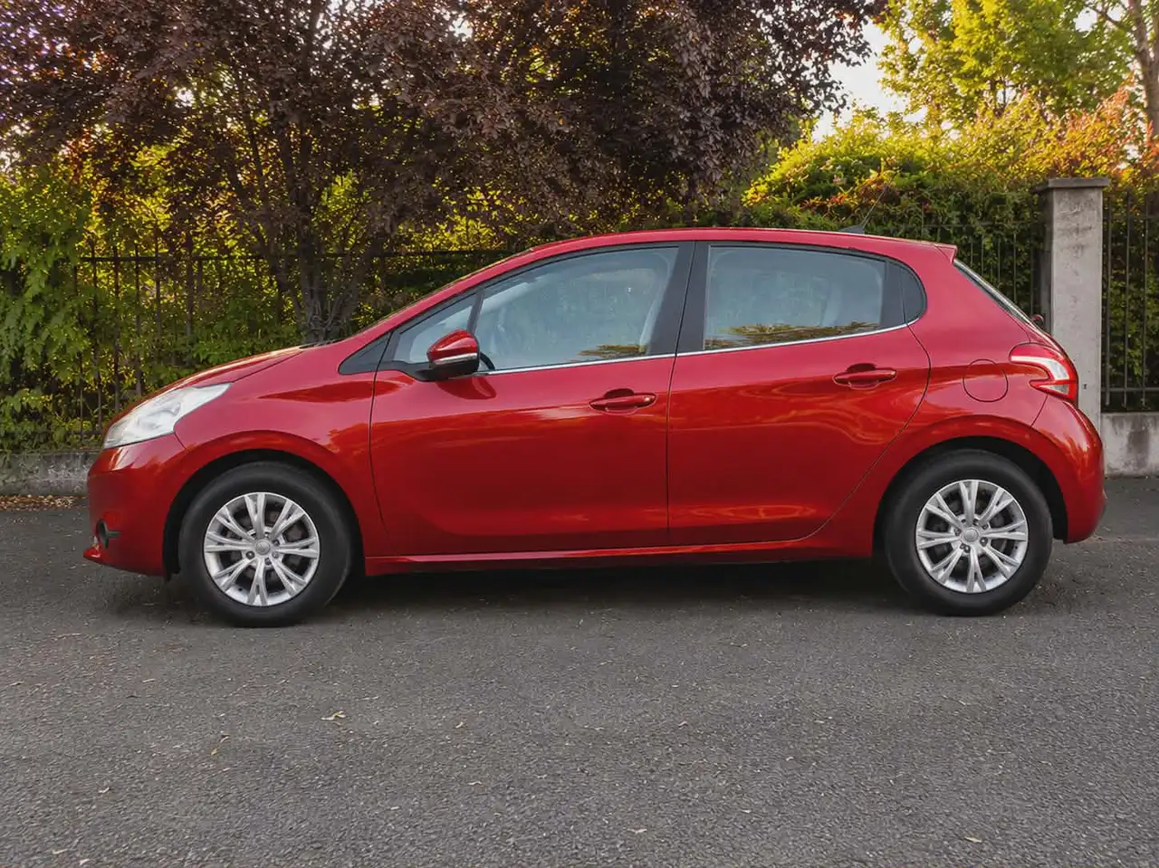 Peugeot 208 208 — photo 2