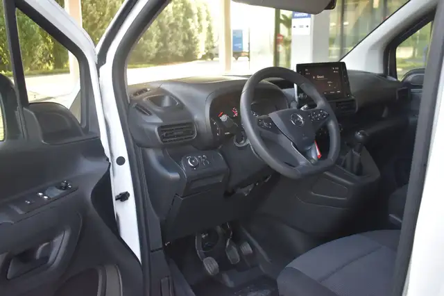 Opel Combo view 9