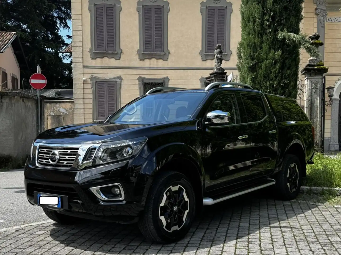 Nissan Navara 2.3 dCi 190 CV 7AT 4WD D.C. Prezzo Finito Noir - 1