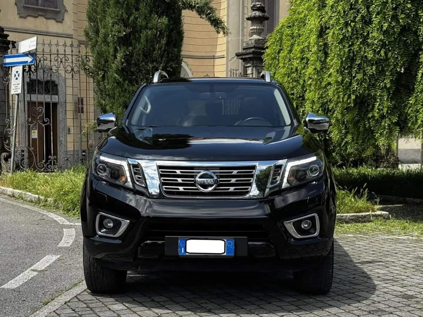 Nissan Navara 2.3 dCi 190 CV 7AT 4WD D.C. Prezzo Finito Noir - 2